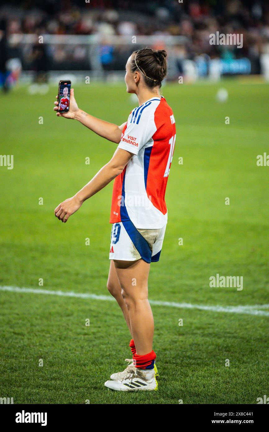 Melbourne, Victoria, Australien. Mai 2024. MELBOURNE, AUSTRALIEN – 24. MAI: Caitlin Foord des Arsenal Women FC, nachdem er das A-League All Stars Women Team während der Global Football Week am 24. Mai 2024 im Marvel Stadium in Melbourne, Australien besiegt hatte (Foto: © Chris Putnam/ZUMA Press Wire) NUR ZUR REDAKTIONELLEN VERWENDUNG! Nicht für kommerzielle ZWECKE! Quelle: ZUMA Press, Inc./Alamy Live News Stockfoto