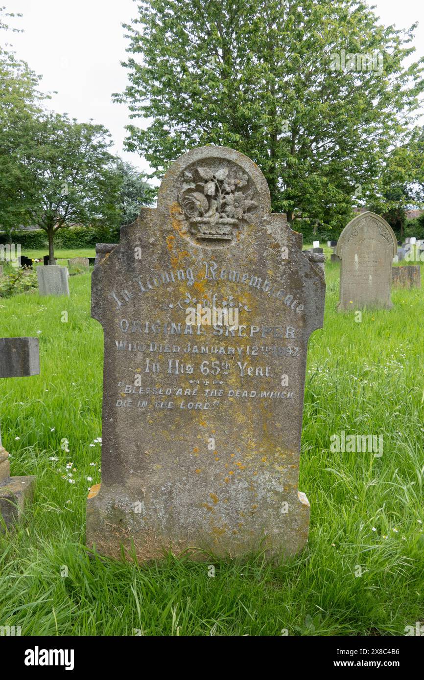 Grabstein in Kirchhof, Cherry Willingham, Lincoln, Lincolnshire, England, UK Stockfoto