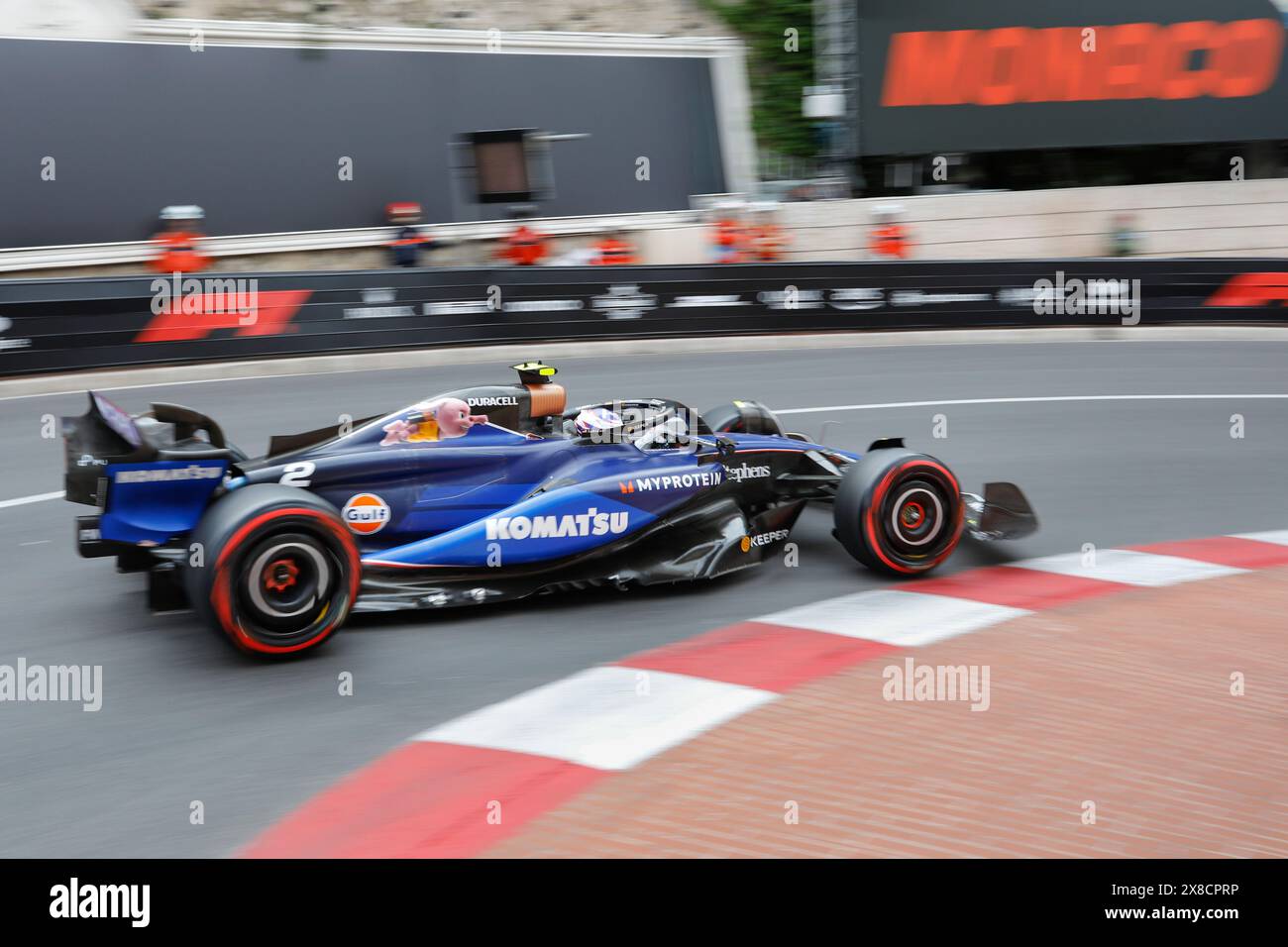 Monte Carlo, Fürstentum Monaco. Mai 2024. Formel 1 Grand Prix de Monaco auf dem Circuit de Monaco in Monte Carlo. Im Bild: #2 Logan Sargeant (USA) von Williams Racing in Williams FW46 während der zweiten Trainingseinheit © Piotr Zajac/Alamy Live News Stockfoto