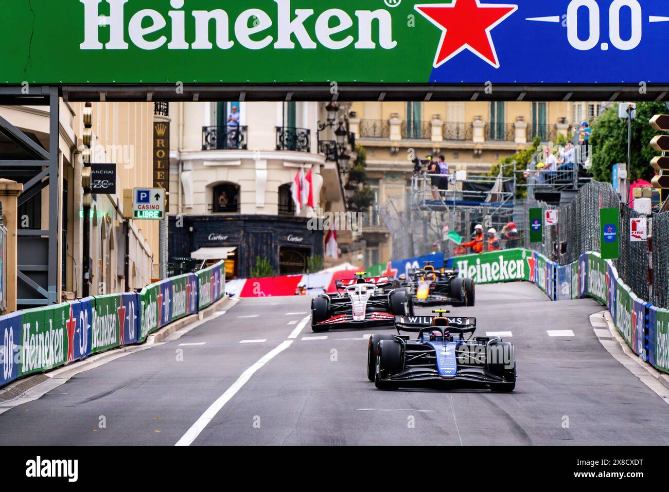 Monaco, Monaco. Mai 2024. Logan Sargeant, amerikanischer Fahrer des Williams F1-Teams, tritt während des freien Trainings beim Formel-1-Grand-Prix von Monaco an. Quelle: SOPA Images Limited/Alamy Live News Stockfoto
