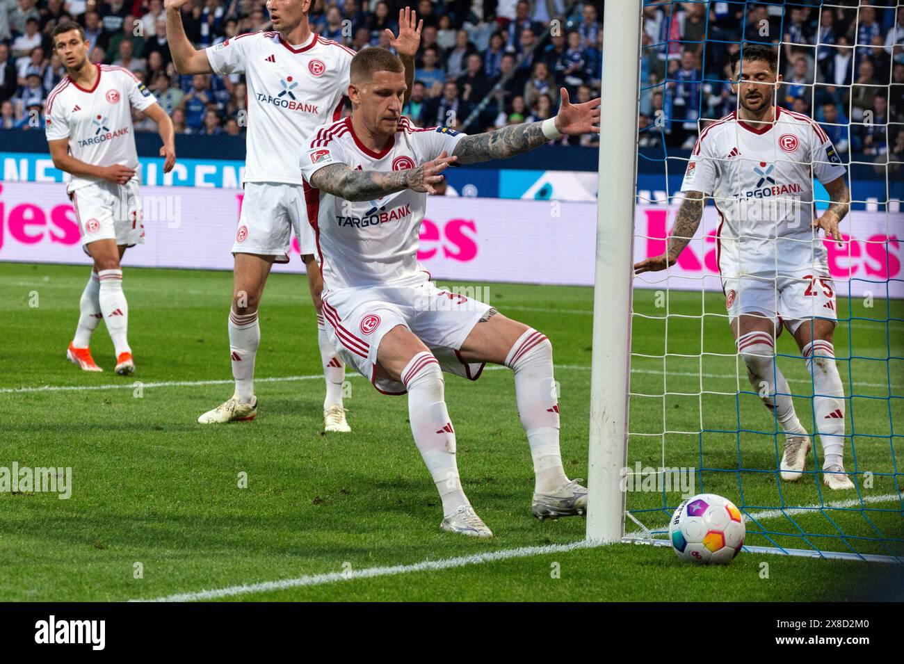 Sport, Fußball, deutsche Premier League, Deutsche zweite Liga, 2023/2024, Relegationsspiel zur Spielsaison 2024/2025, Erstausstieg, Vonovia Ruhr Stadium Bochum, VfL Bochum gegen Fortuna Düsseldorf 0:3, Spielszene, f.l.t.r. Tim Oberdorf (Fortuna), Vincent Vermeij (Fortuna), Jordy de Wijs (Fortuna), Matthias Zimmermann (Fortuna), DFL-VORSCHRIFTEN VERBIETEN DIE VERWENDUNG VON FOTOS ALS BILDSEQUENZEN UND/ODER QUASI-VIDEO Stockfoto