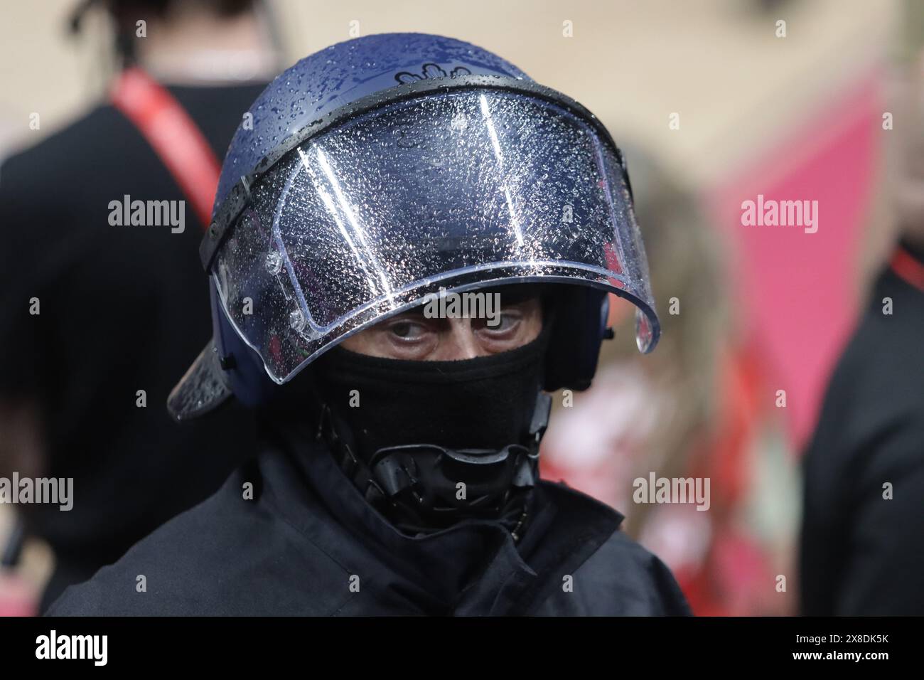 Berlin, Deutschland, 24. Mai 2024. Polizei während des Spiels zwischen Olympiacos und Real Madrid. Turkish Airlines Euroliga Final Four Berlin 2024. Quelle: Fabideciria/Alamy Live News Stockfoto