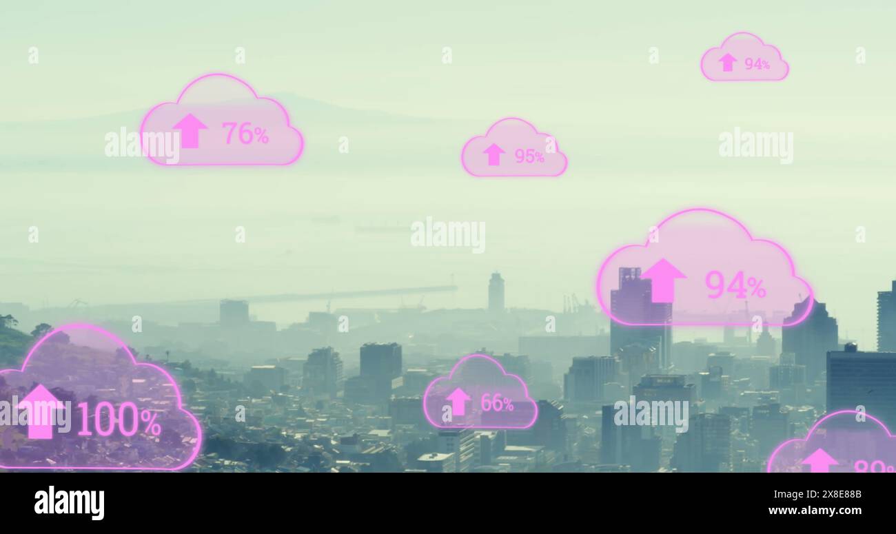 Bild von digitalen Wolken mit Upload, die über der Stadtlandschaft schweben Stockfoto