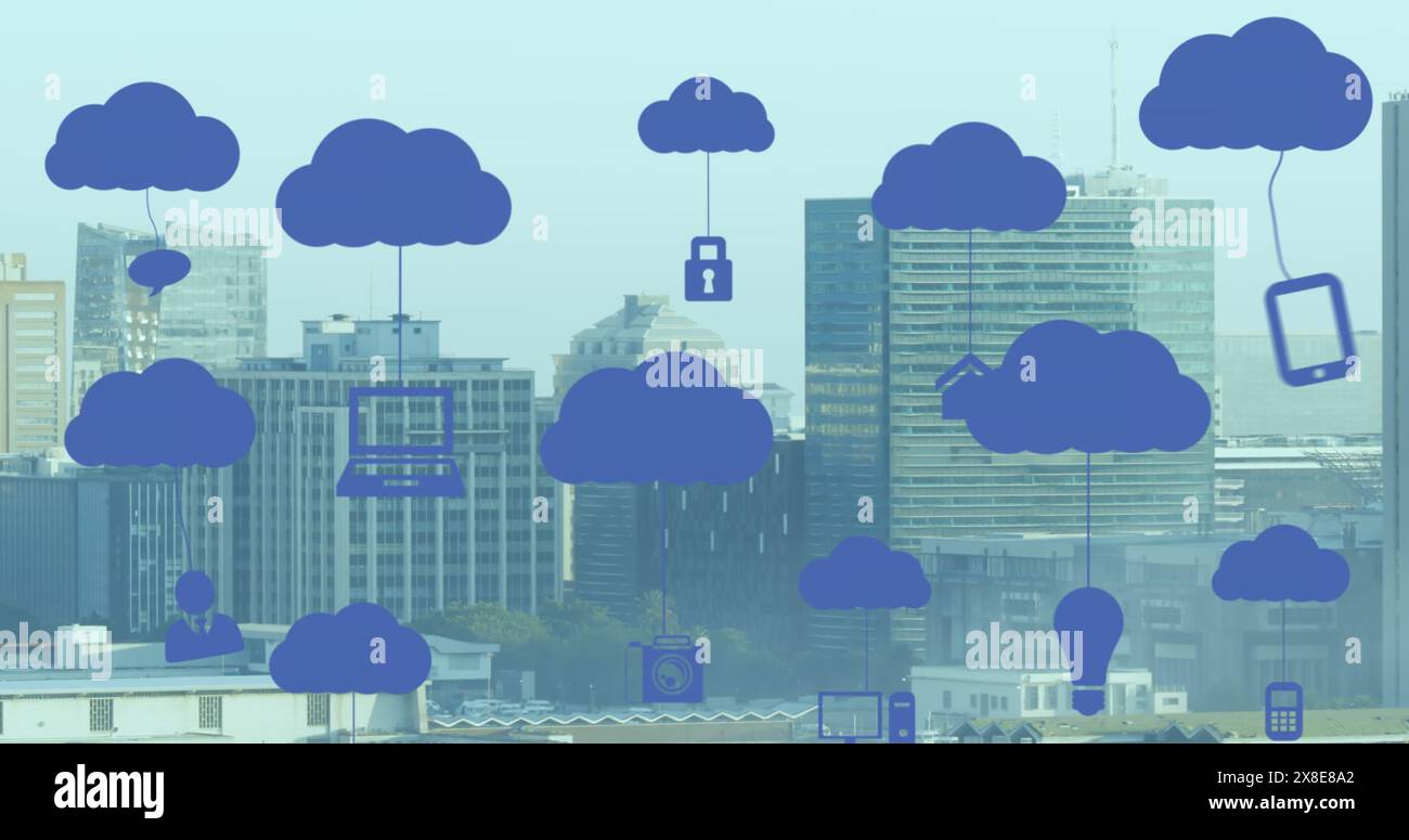 Bild von digitalen Wolken mit Technologienikonen, die über der Stadtlandschaft schweben Stockfoto