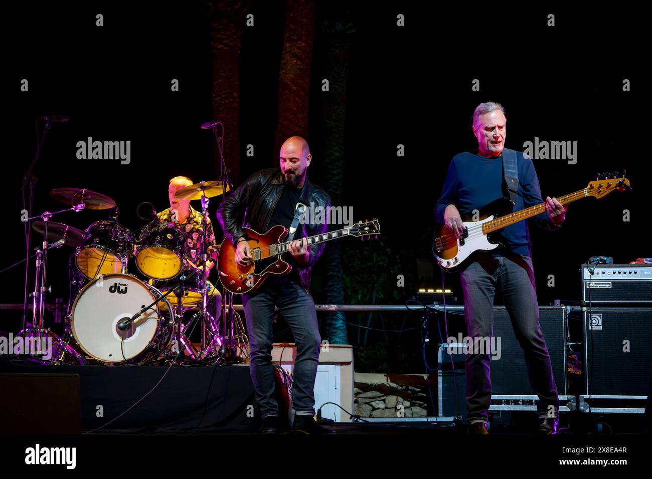 Die Tiere, Rockgruppe, Danny Handley, Gitarre, Gesang. Mit Original-Schlagzeuger John Steel, Costa Music Festival, Ibiza, Spanien Stockfoto