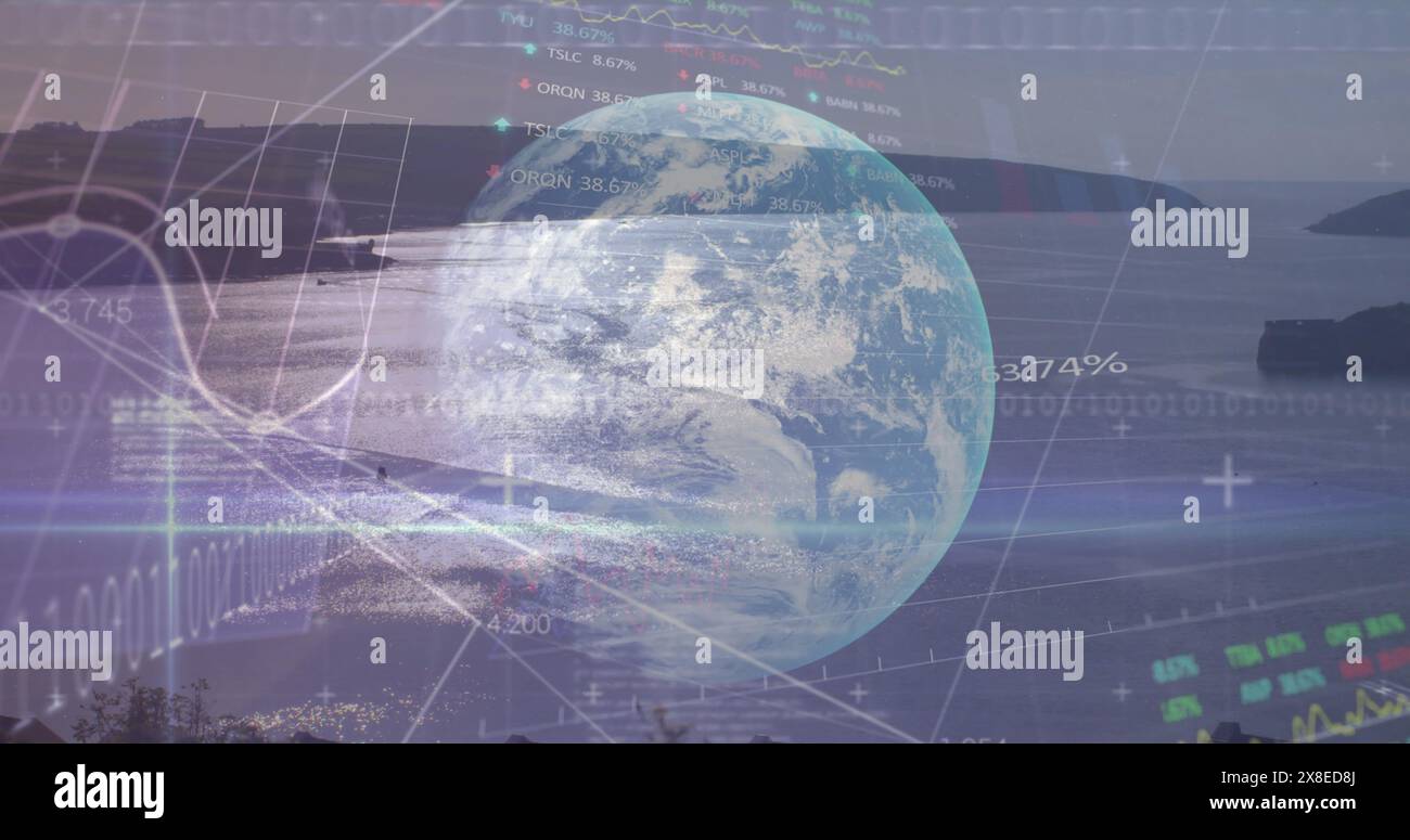 Digitale Diagramme zu wirtschaftlichen Trends überlagern eine ruhige Küstenlandschaft Stockfoto