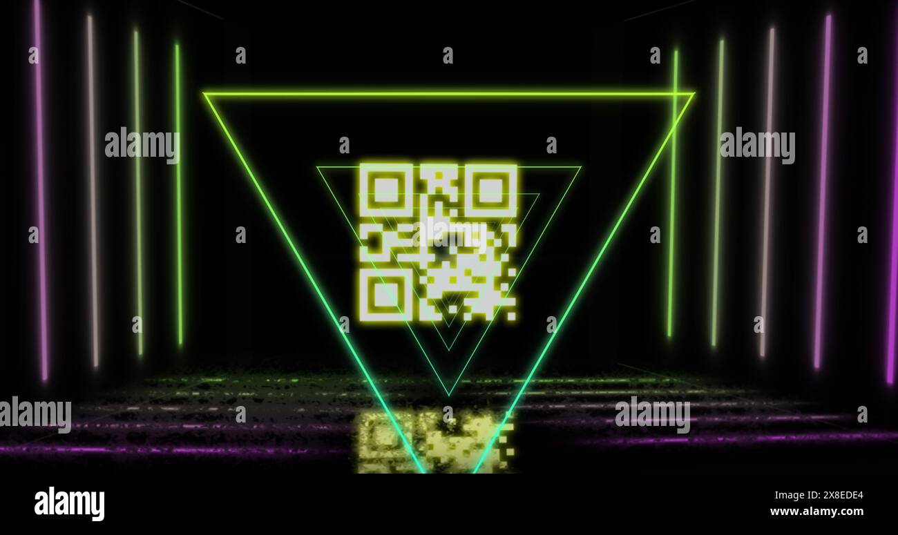 Abbildung von Dreiecken über qr-Code auf schwarzem Hintergrund Stockfoto