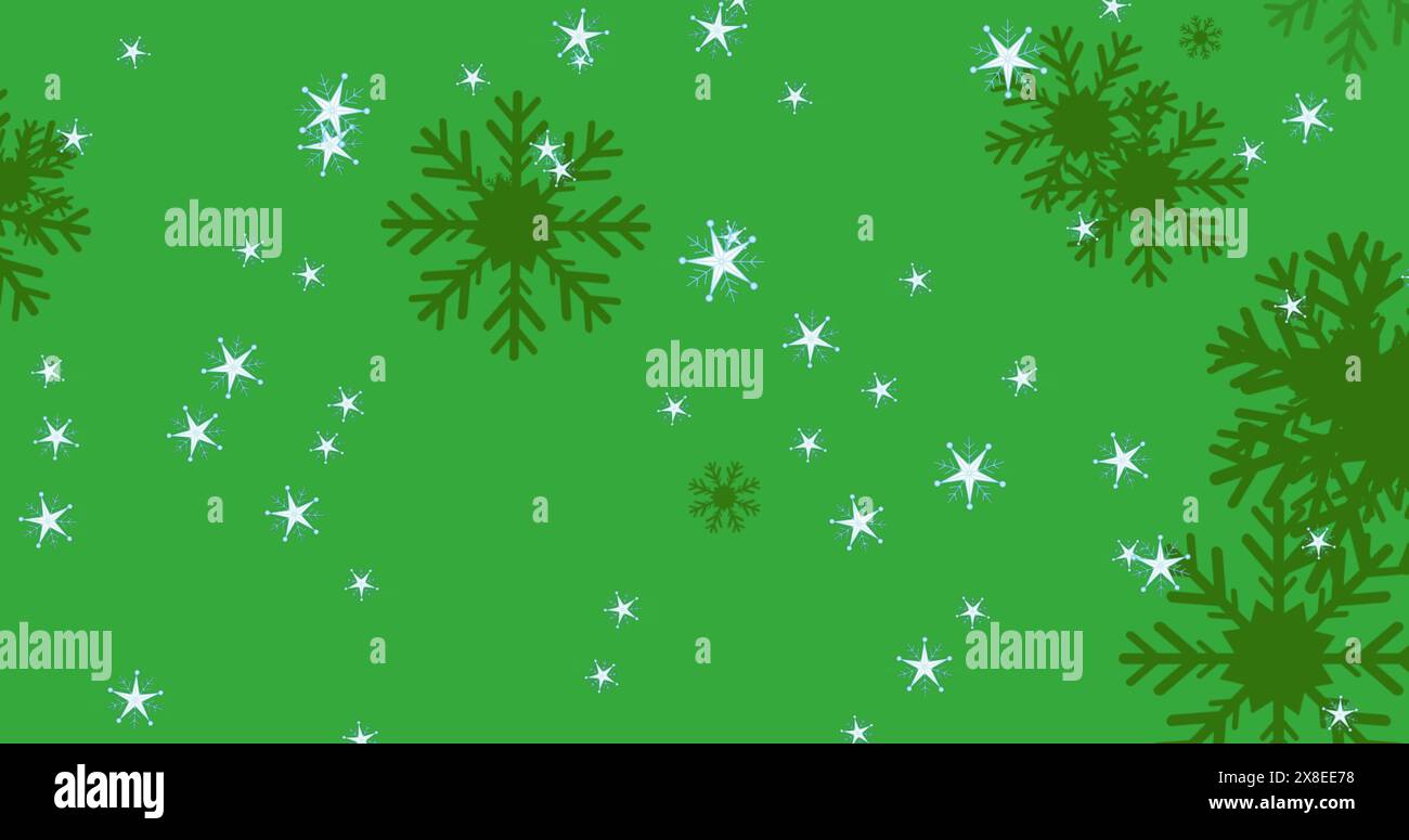 Bild von leuchtenden Sternen und Schneeflocken, die vor grünem Hintergrund fallen, mit Kopierraum Stockfoto