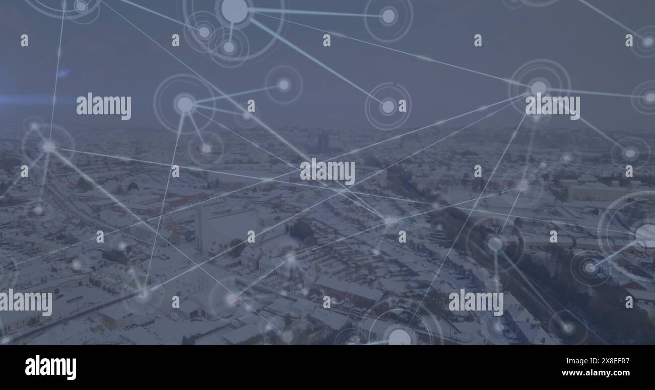 Bild des Verbindungsnetzes vor Luftsicht der Winterlandschaft Stockfoto