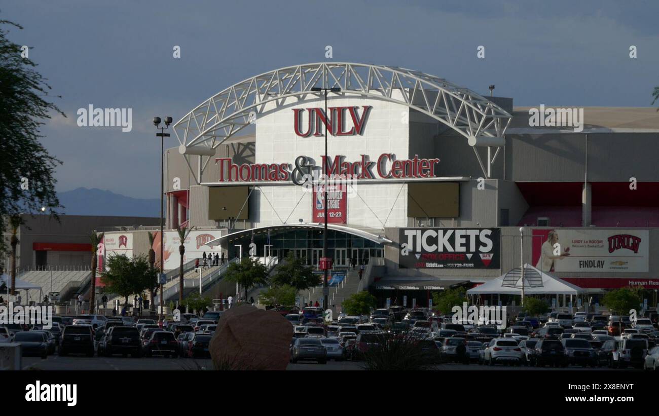 Las Vegas, Nevada, USA 14. Mai 2024 Thomas & Mack Center der University of Nevada, wo Elton John, Celine Dion, Eric Clapton, Garth Brooks, Dixie Chicks, Mariah Carey, Rod Stewart, Bruce Springsteen, Aerosmith, Link Park, Eminem, Green Day und Korn NÕSYNC haben am 14. Mai 2024 in Las Vegas, Nevada, USA, Konzerte gespielt. Foto: Barry King/Alamy Stock Photo Stockfoto