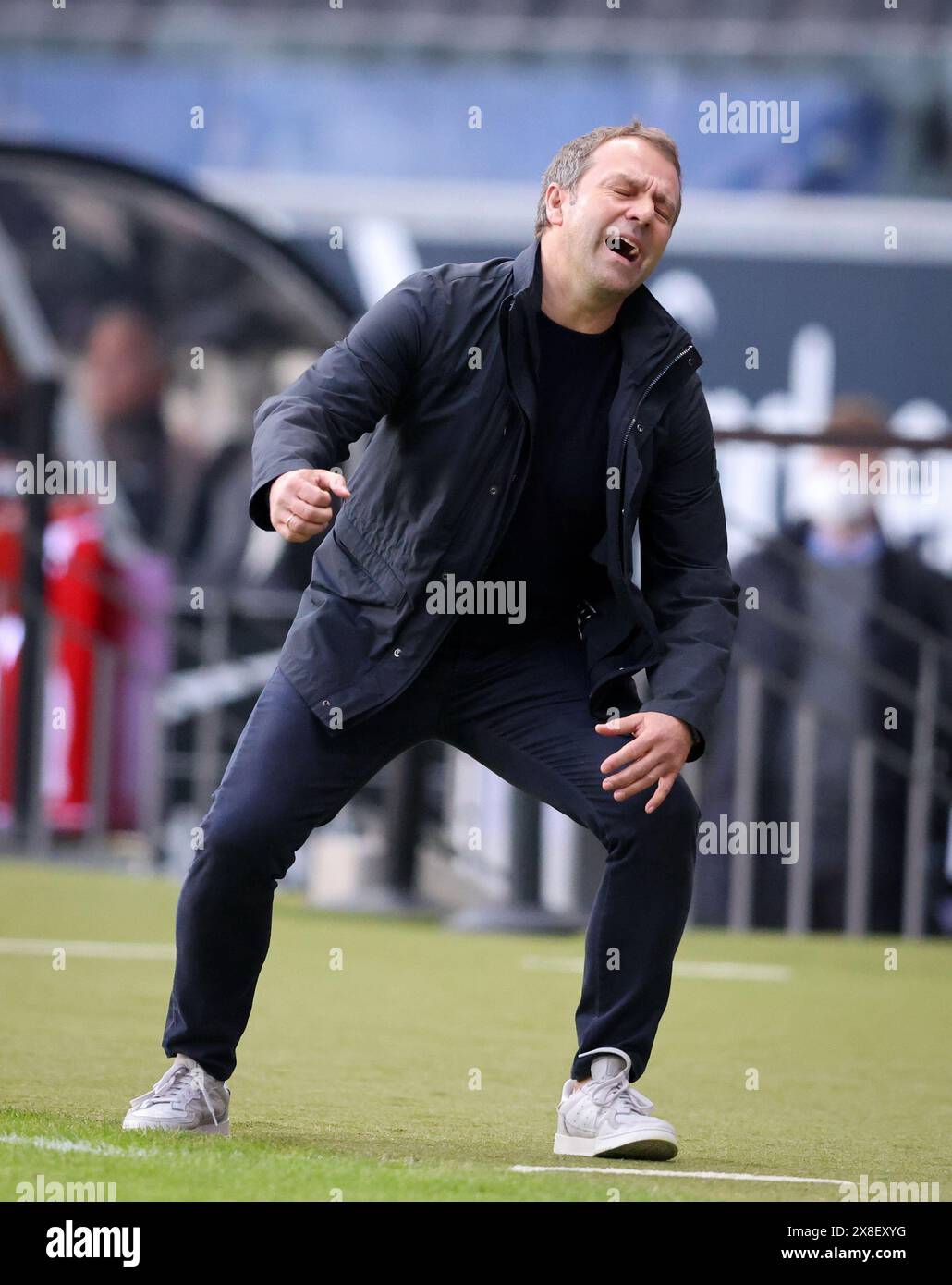 enttŠuscht Trainer Hansi Flick FC Bayern MŸnchen München Eintracht Frankfurt - FC Bayern München MŸnchen 2:1 Commerzbank Bank Arena Frankfurt 20.2.2021 Fussball Bundesliga Saison 2020 / 2021 Foto : Stefan Matzke / Sampics / Pool © diebilderwelt / Alamy Stock Stockfoto