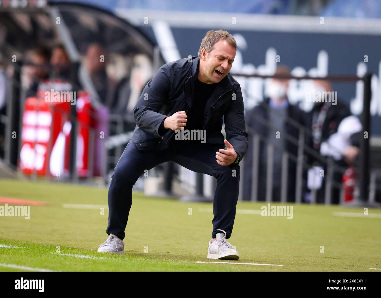 enttŠuscht Trainer Hansi Flick FC Bayern MŸnchen München Eintracht Frankfurt - FC Bayern München MŸnchen 2:1 Commerzbank Bank Arena Frankfurt 20.2.2021 Fussball Bundesliga Saison 2020 / 2021 Foto : Stefan Matzke / Sampics / Pool © diebilderwelt / Alamy Stock Stockfoto