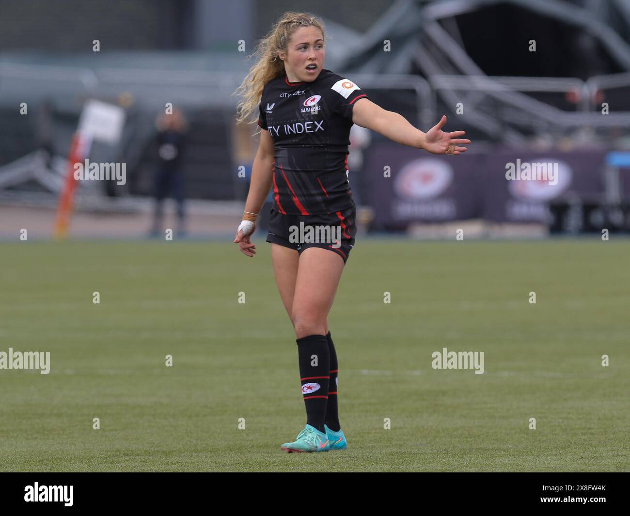 London, Großbritannien. Mai 2024. London, England, 25. Mai 2024: Sydney Gregson (13 Saracens) während des Allianz Premiership Womens Rugby (PWR) Spiels zwischen Saracens und Gloucester-Hartpury im StoneX Stadium in London. (Jay Patel/SPP) Credit: SPP Sport Press Photo. /Alamy Live News Stockfoto