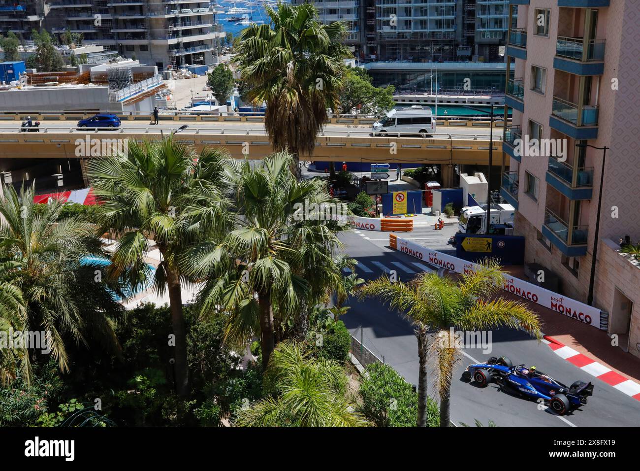 Monte Carlo, Fürstentum Monaco. Mai 2024. Formel 1 Grand Prix de Monaco auf dem Circuit de Monaco in Monte Carlo. Im Bild: Logan Sargeant (USA) von Williams Racing in Williams FW46 während der dritten Trainingseinheit © Piotr Zajac/Alamy Live News Stockfoto