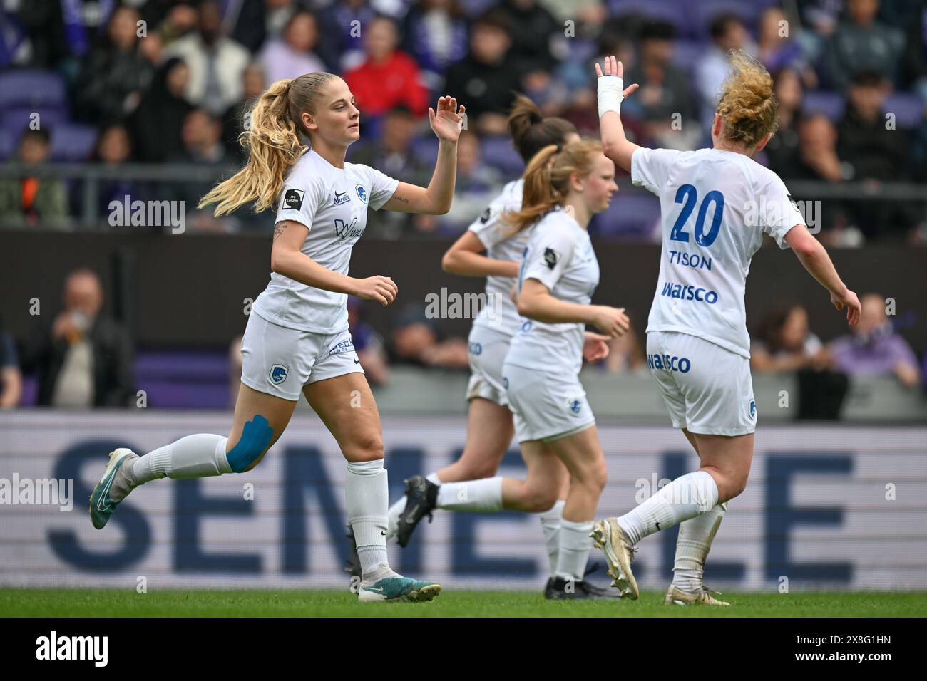 Anderlecht, Belgien. Mai 2024. Tess Lameir (28) aus Genk feiert, nachdem er das Tor 4-2 während eines Frauenfußballspiels zwischen RSC Anderlecht und KRC Genk Ladies am 10. Und letzten Spieltag der Play-offs in der Saison 2023 - 2024 der belgischen Lotto Womens Super League erzielte. am Samstag 25. Mai 2024 in Anderlecht, Belgien. Quelle: Sportpix/Alamy Live News Stockfoto