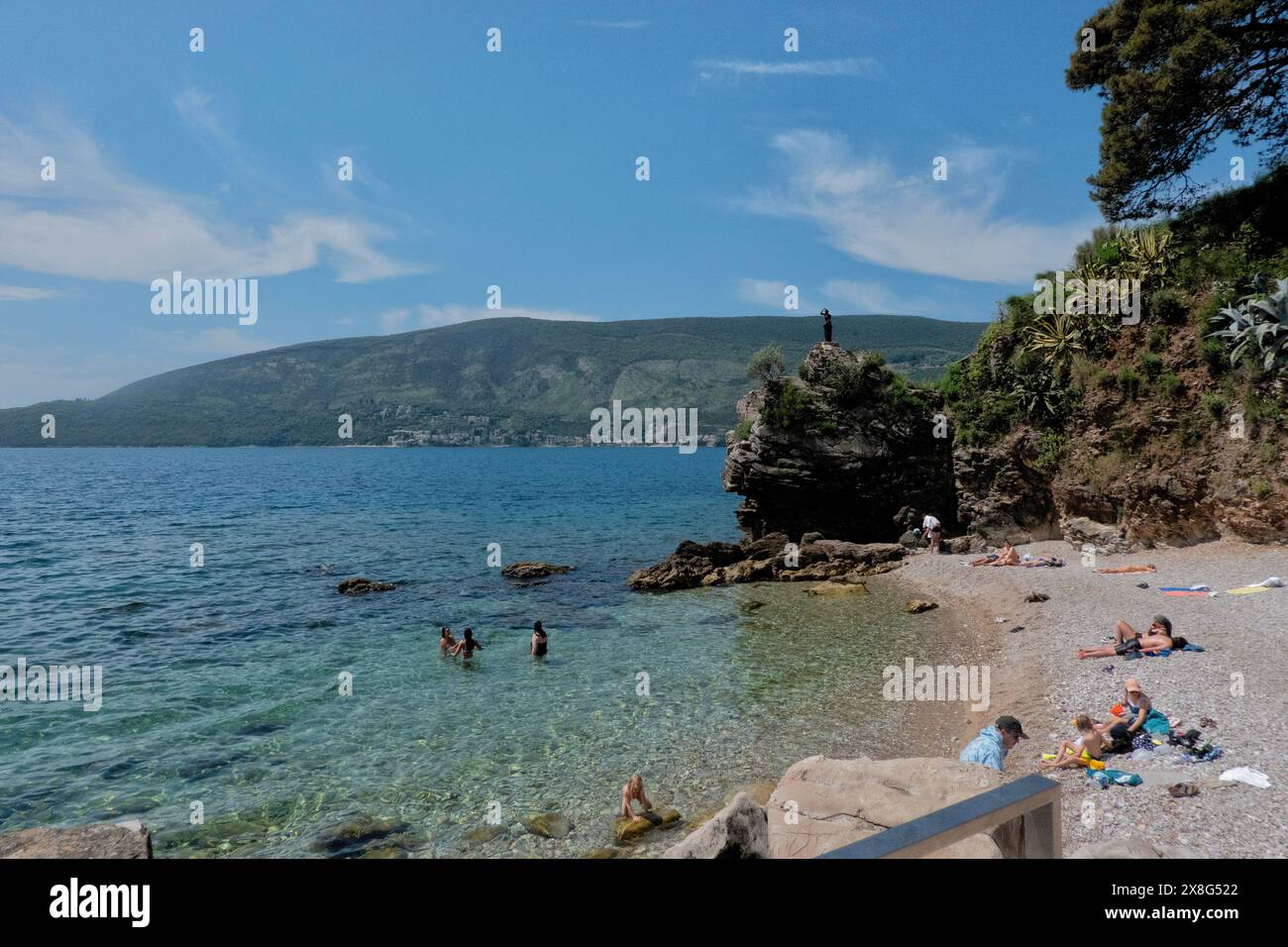 Strand entlang der Promenade in Herceg Novi, Montenegro Stockfoto