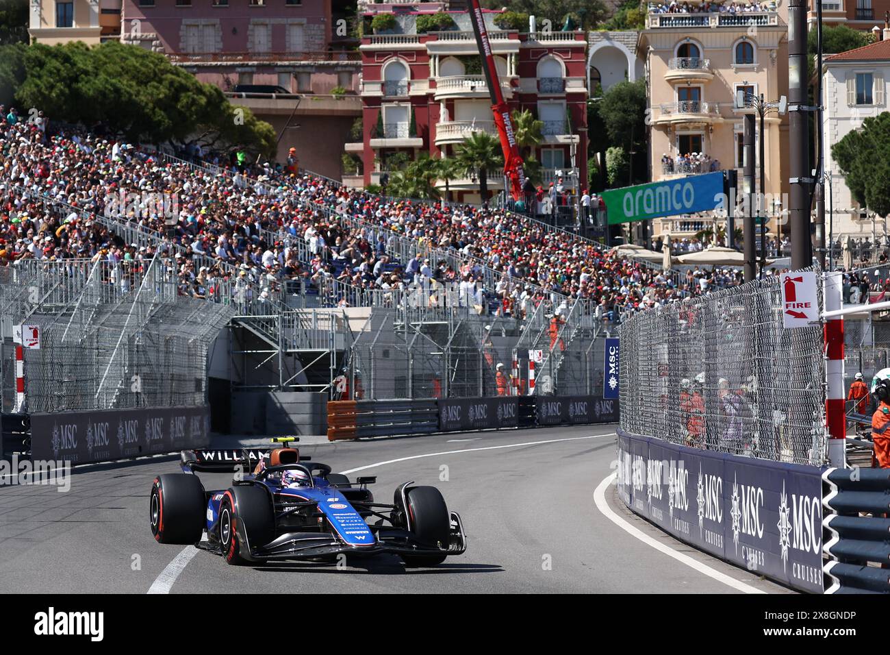 Monaco, Monaco. Mai 2024. Logan Sargeant von Williams Racing auf der Strecke während des Qualifyings für den F1 Grand Prix von Monaco am 25. Mai 2024 auf dem Circuit de Monaco in Monte-Carlo, Monaco. Quelle: Marco Canoniero/Alamy Live News Stockfoto