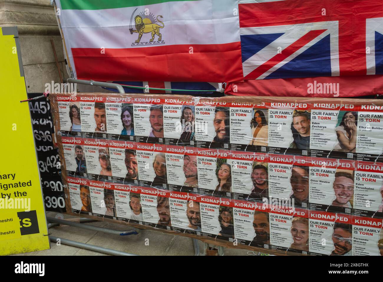 Westminister, London, Großbritannien 25. Mai 2024. Heute ist der 458. Tag des Protestes von Vahid Beheshti, der seine Kampagne fortsetzt, die mit einem Hungerstreik begann, als er die britische Regierung auffordert, das Korps der Islamischen Revolutionsgarde (IRGC) als verbotene Terrororganisation von der britischen Regierung aufzulisten. Beheshti nennt die IRGC eine Bedrohung für die nationale Sicherheit im Vereinigten Königreich, mit ihren Verbindungen zur Hamas und der Hisbollah, zusätzlich zu ihrem Einsatz terroristischer Taktiken einschließlich Tötungen und Geiselnahmen. Helen Cowles / Alamy Live News. Stockfoto