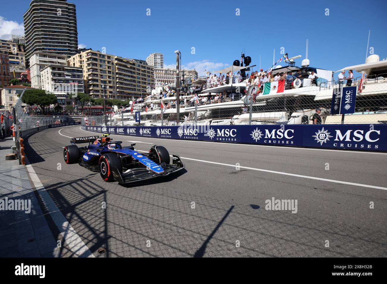 Monaco, Monaco. Mai 2024. Logan Sargeant von Williams Racing auf der Strecke während des Qualifyings für den F1 Grand Prix von Monaco am 25. Mai 2024 auf dem Circuit de Monaco in Monte-Carlo, Monaco. Quelle: Marco Canoniero/Alamy Live News Stockfoto