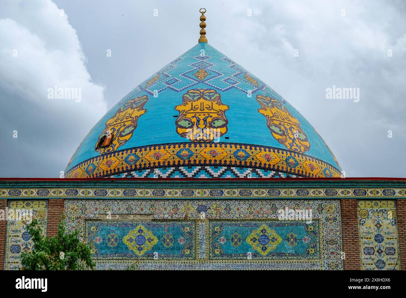 Jerewan, Armenien – 14. Mai 2024: Die Blaue Moschee ist eine schiitische Moschee aus dem 18. Jahrhundert in Jerewan. Stockfoto