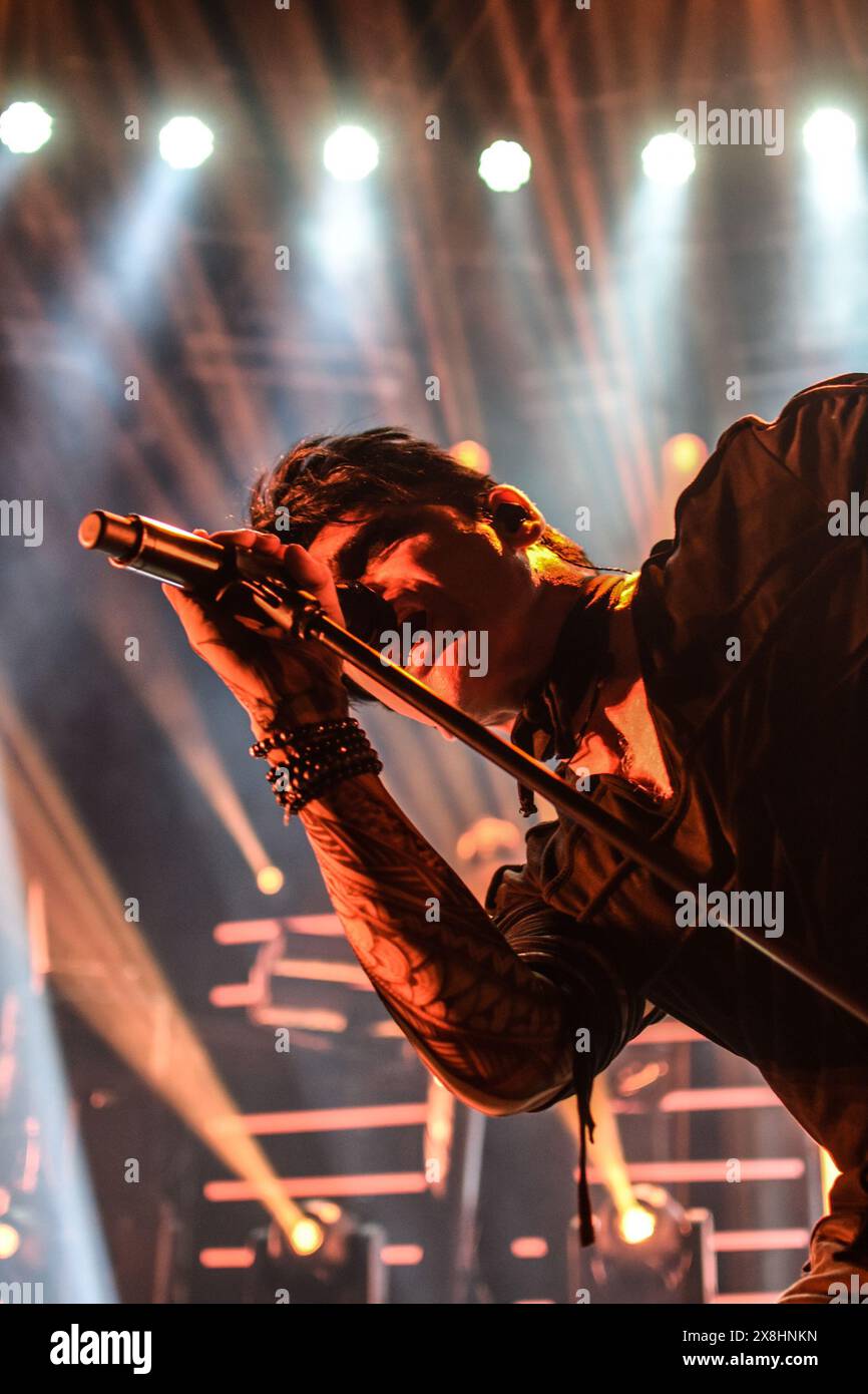 Gary Numan, einer der Gründungsväter des Synthie-Pop, hat mit seiner sich ständig weiterentwickelnden Form der dystopischen elektronischen Rockmusik seit den späten 1970er Jahren unzählige Künstler beeinflusst Er gründete eine einsame, android-ähnliche Persönlichkeit und erlangte Berühmtheit in der führenden Tubeway Army, einer bahnbrechenden New-Wave-Band, deren zweites Album, 1979er Replicas, das erste von Numans drei aufeinanderfolgenden Goldverkäufen wurde, die Charts in voller Länge in Großbritannien verkauften. was nach wie vor sein größter Hit weltweit ist. Quelle: Kingsley Davis/Alamy Live Stockfoto