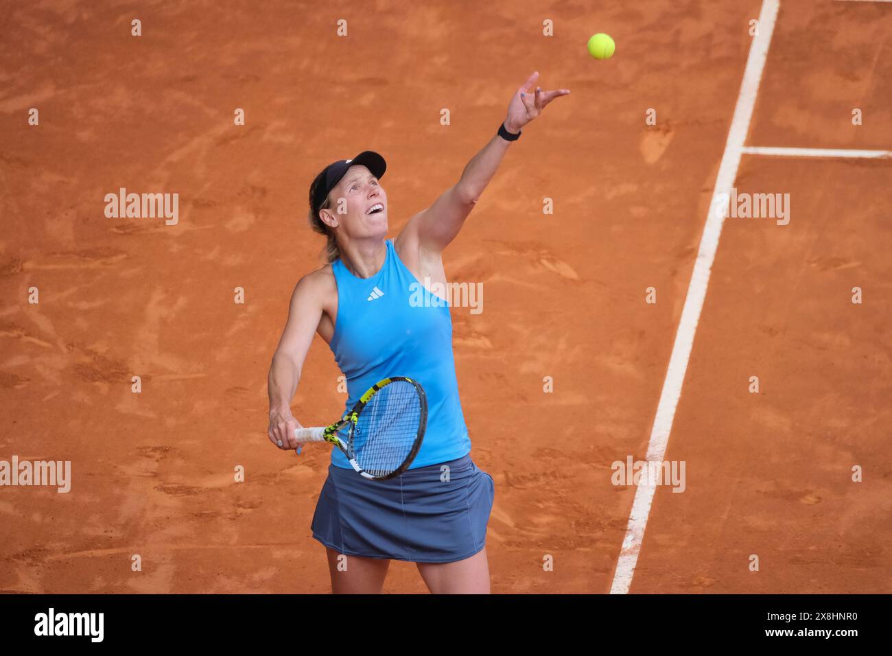 Caroline Wozniacki aus Dänemark während des Spiels am zweiten Tag der Mutua Madrid Open in La Caja Magica am 24. April 2024 in Madrid, Spanien. Mit: Caroline Wozniack Wo: Madrid, Spanien Wann: 24. April 2024 Credit: Oscar Gonzalez/WENN Stockfoto