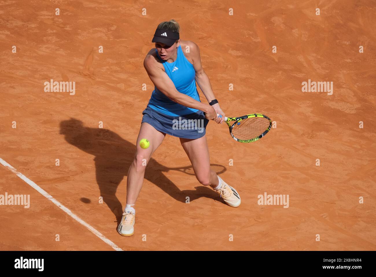 Caroline Wozniacki aus Dänemark während des Spiels am zweiten Tag der Mutua Madrid Open in La Caja Magica am 24. April 2024 in Madrid, Spanien. Mit: Caroline Wozniack Wo: Madrid, Spanien Wann: 24. April 2024 Credit: Oscar Gonzalez/WENN Stockfoto