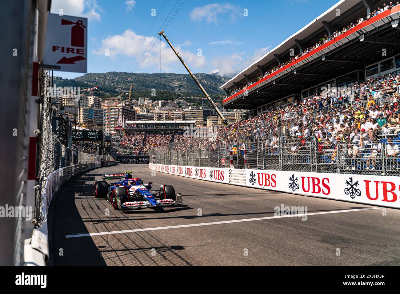 Monaco, Monaco. Mai 2024. Der japanische Fahrer Yuki Tsunoda (22) des Visa Cash App RB F1-Teams tritt während des Qualifying beim Formel-1-Grand Prix von Monaco an. (Foto: Luca Martini/SOPA Images/SIPA USA) Credit: SIPA USA/Alamy Live News Stockfoto