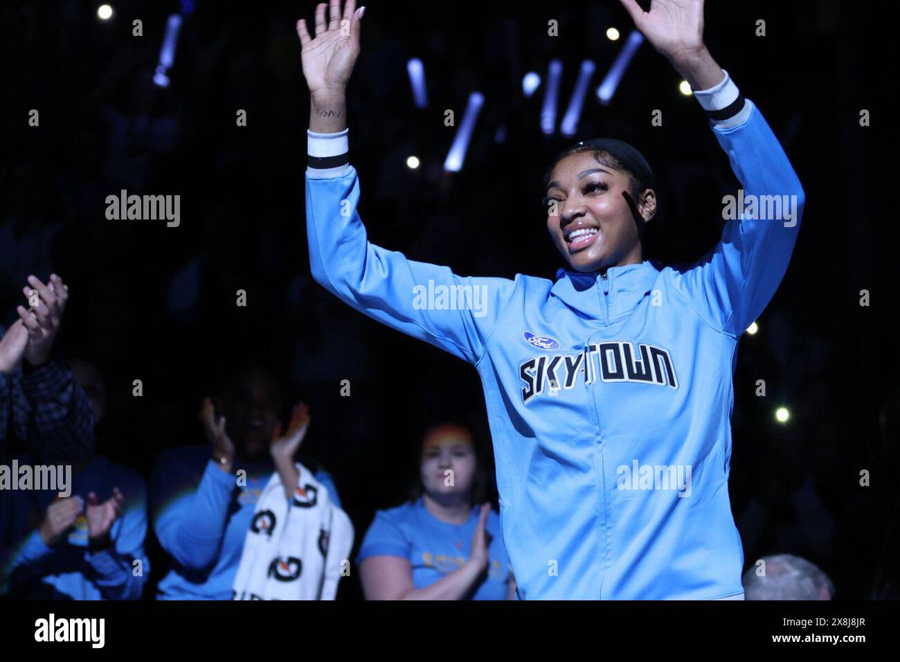 Chicago, USA. Mai 2024. Chicago, USA, 25. Mai 2024: Angel Reese (5 Chicago Sky) wird vor dem Spiel zwischen Chicago Sky und Connecticut Sun am Samstag, 25. Mai 2024 in der Wintrust Arena, Chicago, USA, vorgestellt. (KEINE KOMMERZIELLE NUTZUNG) (Shaina Benhiyoun/SPP) Guthaben: SPP Sport Pressefoto. /Alamy Live News Stockfoto