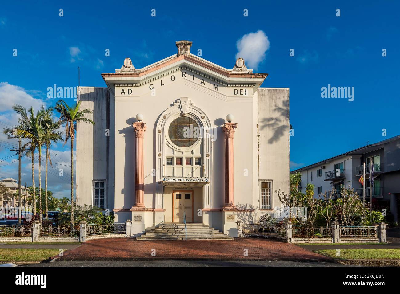 Der Cairns Masonic Temple ist ein ehemaliger Freimaurertempel in Cairns City, Queensland, der Mitte der 1930er Jahre erbaut wurde und heute im Besitz der katholischen Kirche ist Stockfoto