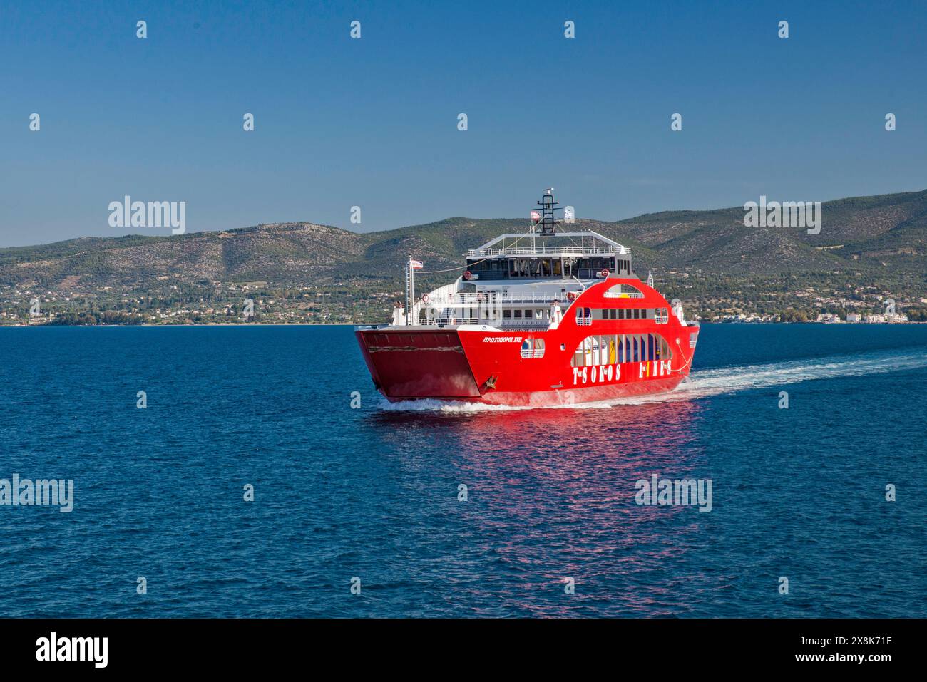 Protoporos XVII, Tsokos Lines, zweiseitige Fähre, die den südeuropäischen Golf in der westlichen Ägäis von Eretria auf der Insel Evia nach Oropos, Griechenland überquert Stockfoto