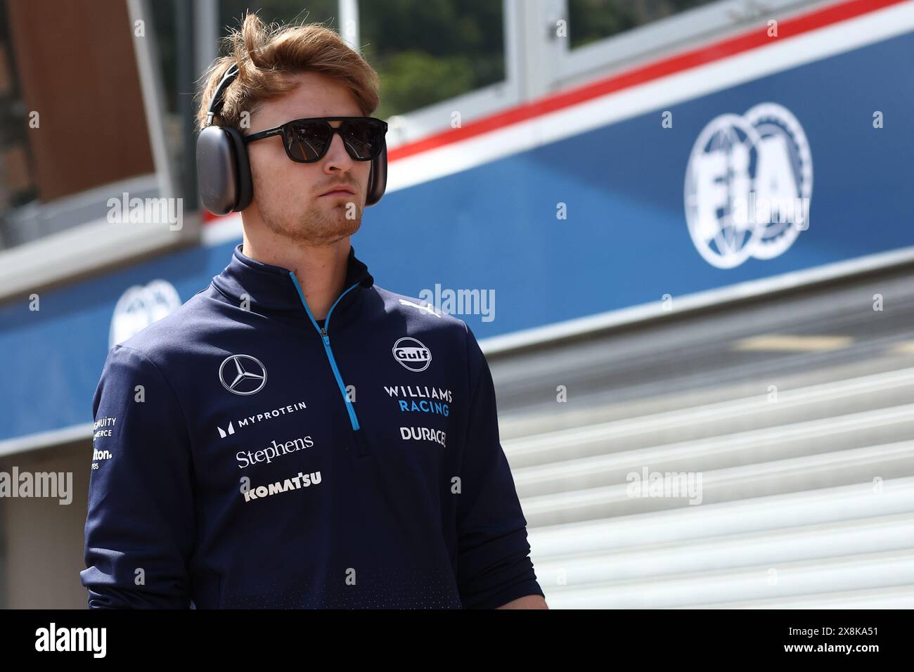 Monaco, Monaco. Mai 2024. Logan Sargeant von Williams Racing sieht sich beim Formel 1 Grand Prix von Monaco am 26. Mai 2024 auf dem Circuit de Monaco in Monte-Carlo, Monaco, an. Quelle: Marco Canoniero/Alamy Live News Stockfoto