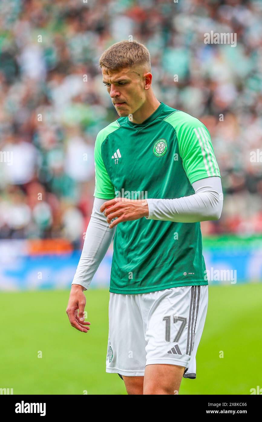 MAIK NAWROCKI, professioneller Fußballspieler, spielt derzeit für Celtic FC. Bild, das während eines Trainings und einer Aufwärmsitzung vor dem Spiel aufgenommen wurde. Stockfoto