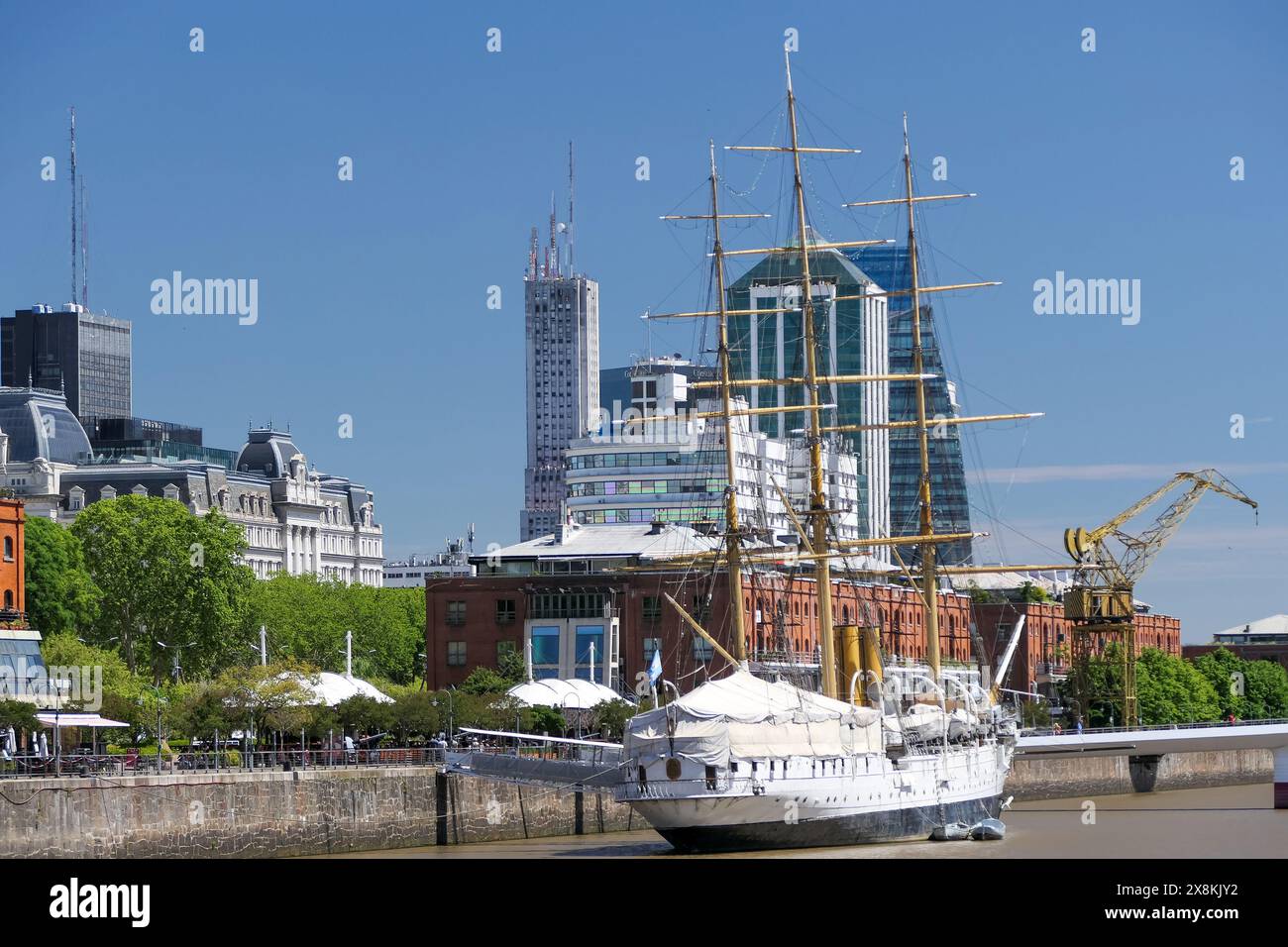 Buenos Aires in Argentinien: Das Buque Museo Fragata A.R.A. Presidente Sarmiento Stockfoto