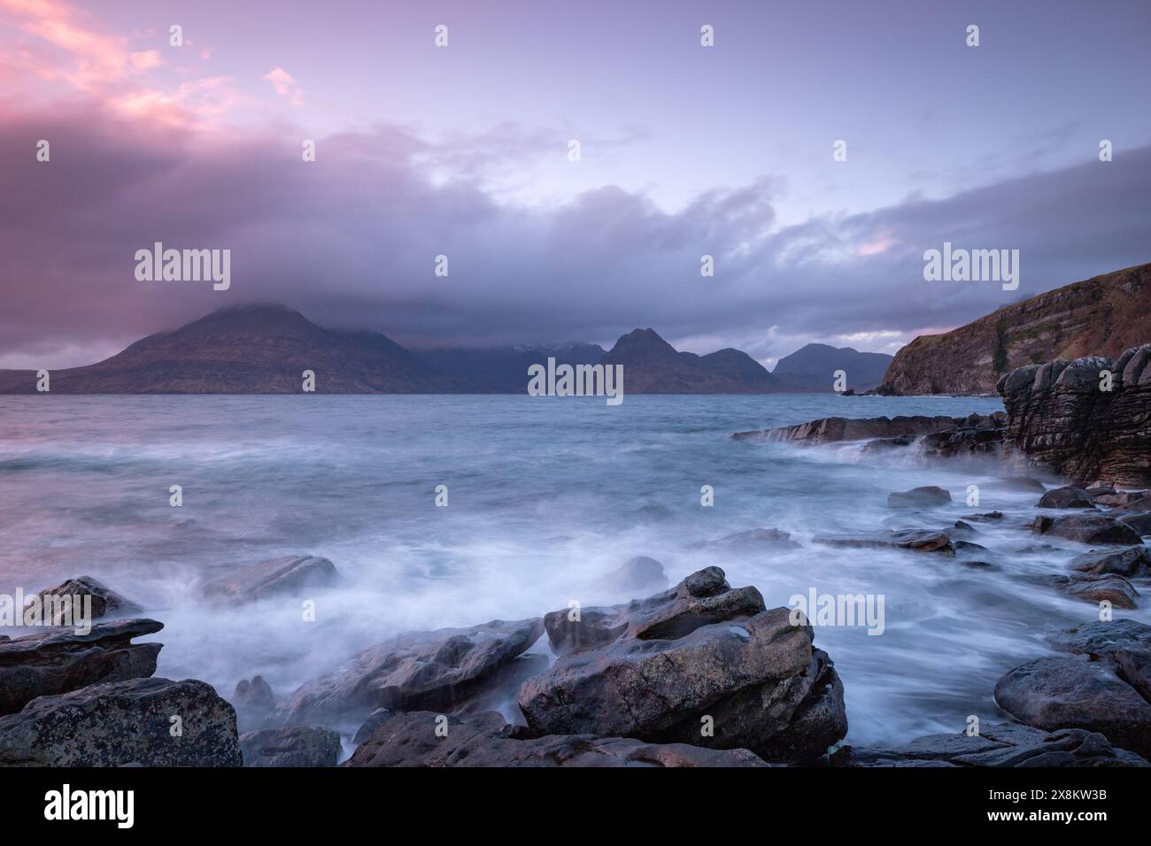 In Richtung Sonnenuntergang bei Elgol, Isle of Skye Stockfoto