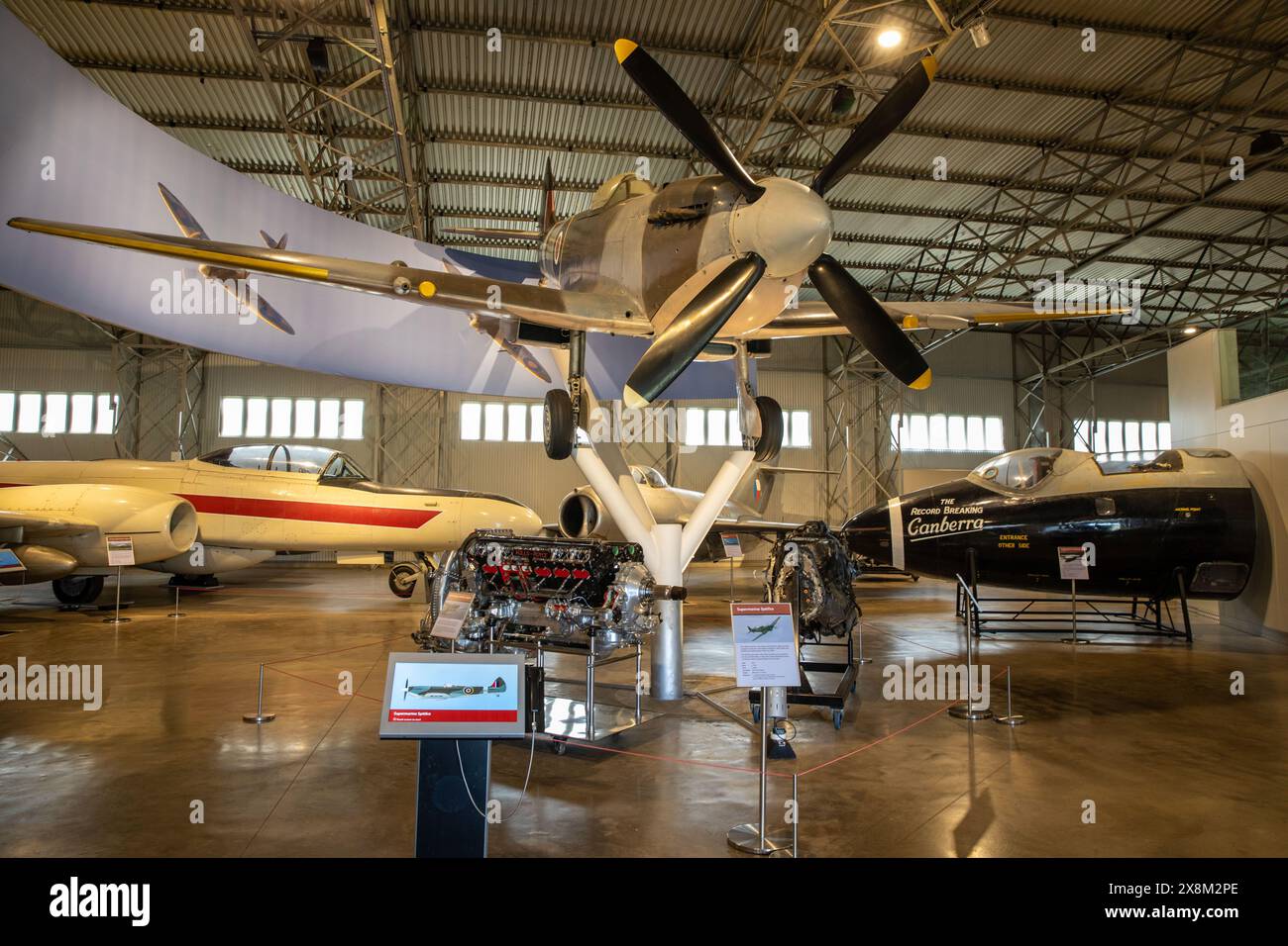 Der Aufhänger für Militärflugzeuge im Museum of Flight in East Fortune, East Lothian, Schottland, Großbritannien Stockfoto