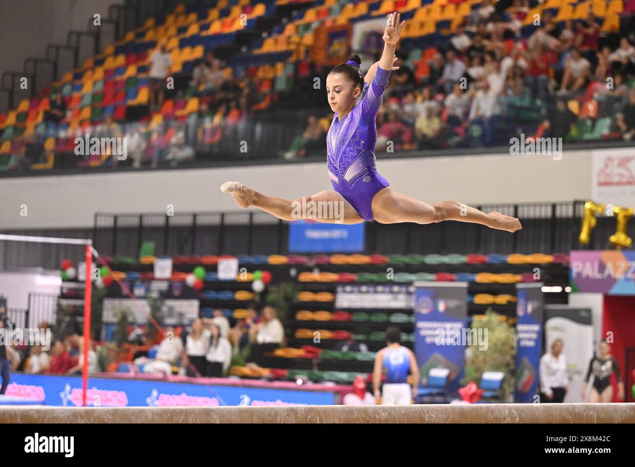 Florenz, Italien. Mai 2024. Giulia Perotti (Vercelli) Strahl beim Kunstturnen - Serie A Final Six, Turnen in Florenz, Italien, 26. Mai 2024 Credit: Independent Photo Agency/Alamy Live News Stockfoto