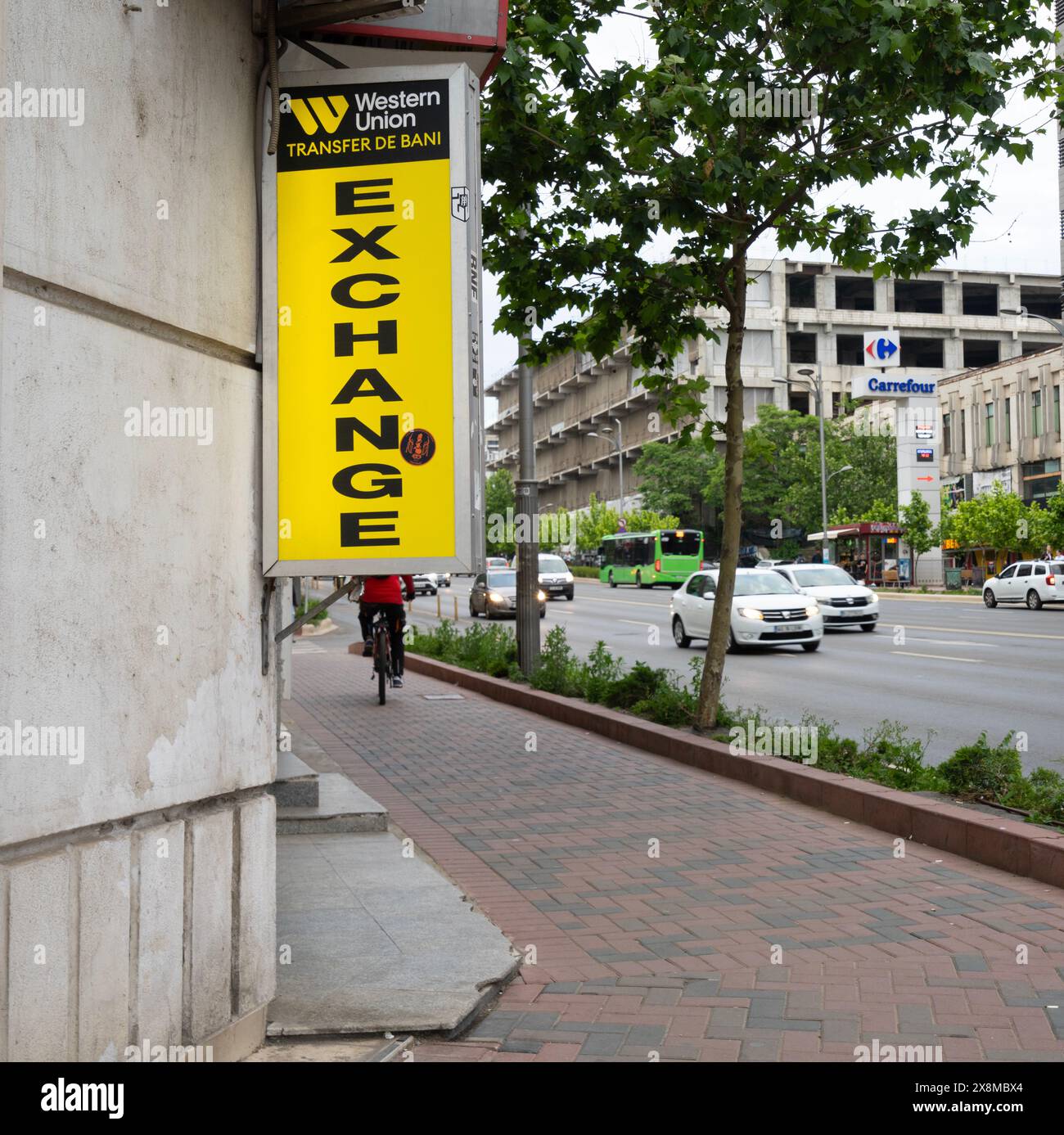 Bukarest, Rumänien. Mai 2024. Die Niederlassung der Western Union Exchange im Stadtzentrum Stockfoto