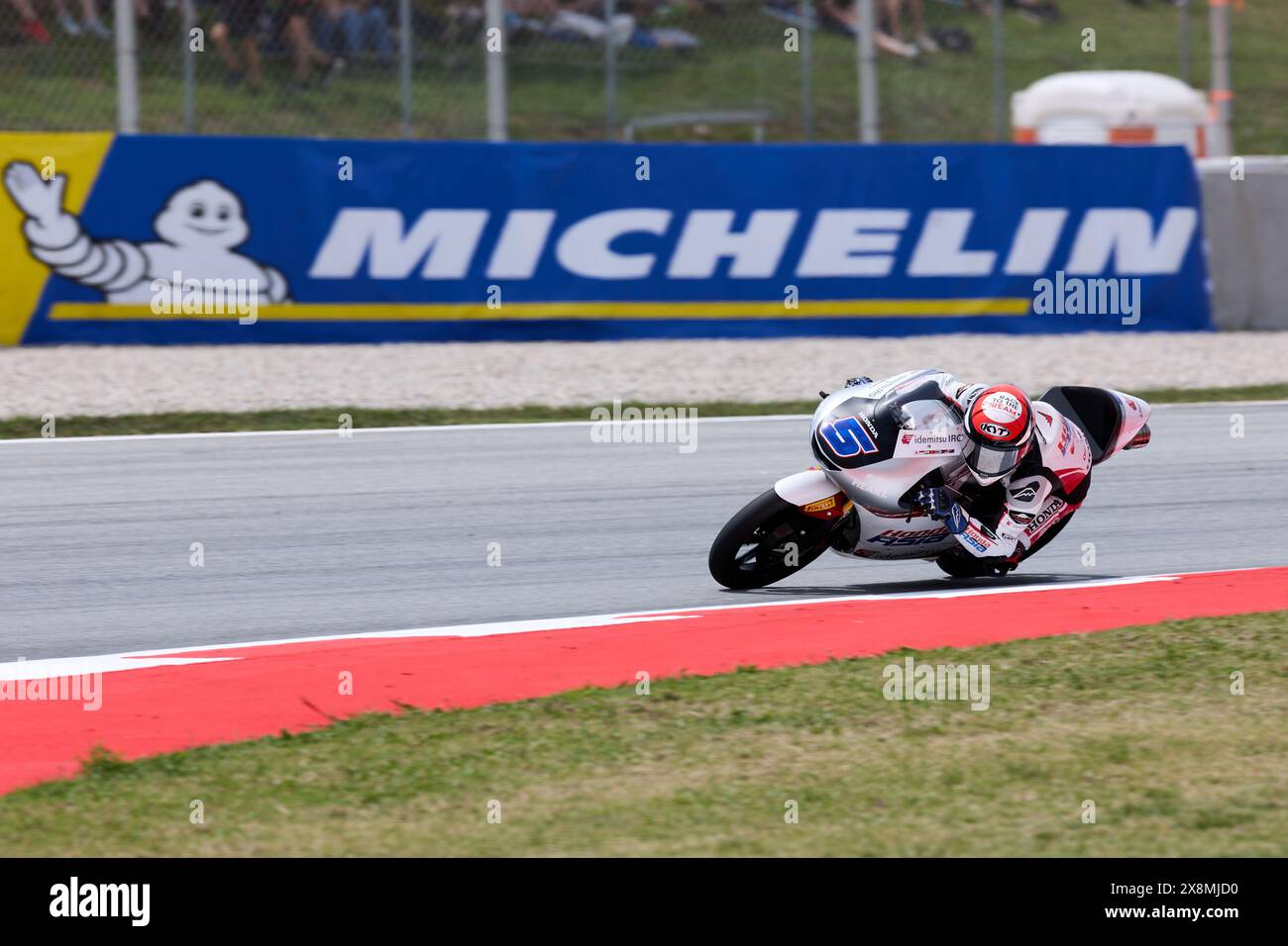 Barcelona, Spanien. Mai 2024. Tatchakorn Buasri aus Thailand vom Honda Team Asia mit Honda während des Qualifying für Moto3 Gran Premi Energi Monster de Catalunya 2024 auf dem Circuit de Barcelona-Catalunya in Barcelona. Quelle: DAX Images/Alamy Live News Stockfoto