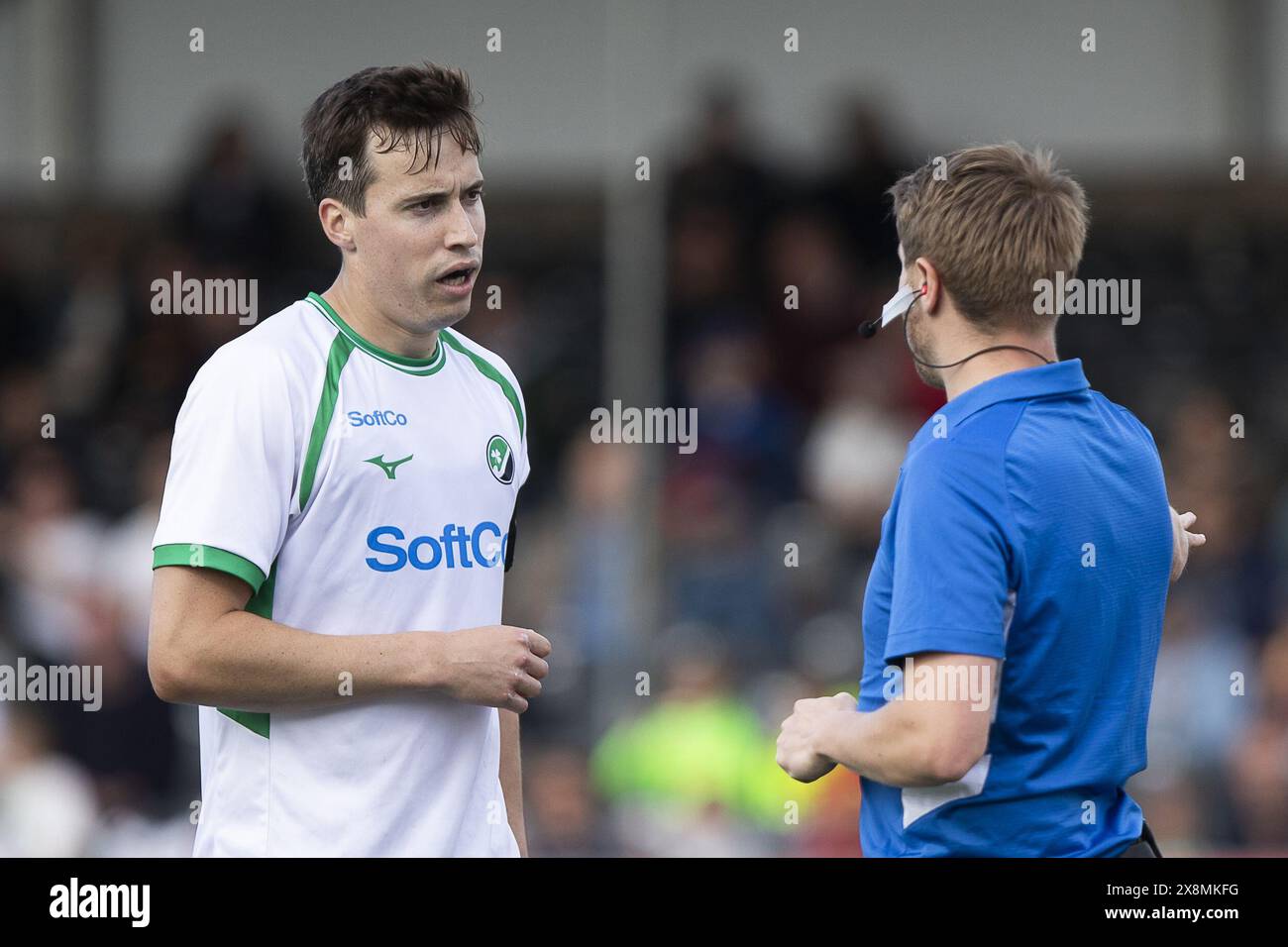 Antwerpen, Belgien. Mai 2024. Der irische Sean Murray spricht mit einem Schiedsrichter während eines Hockeyspiels zwischen der belgischen Nationalmannschaft Red Lions und Irland, Match 8/16 in der Gruppenphase der FIH Pro League 2024, Sonntag, den 26. Mai 2024, in Antwerpen. BELGA FOTO KRISTOF VAN ACCOM Credit: Belga News Agency/Alamy Live News Stockfoto