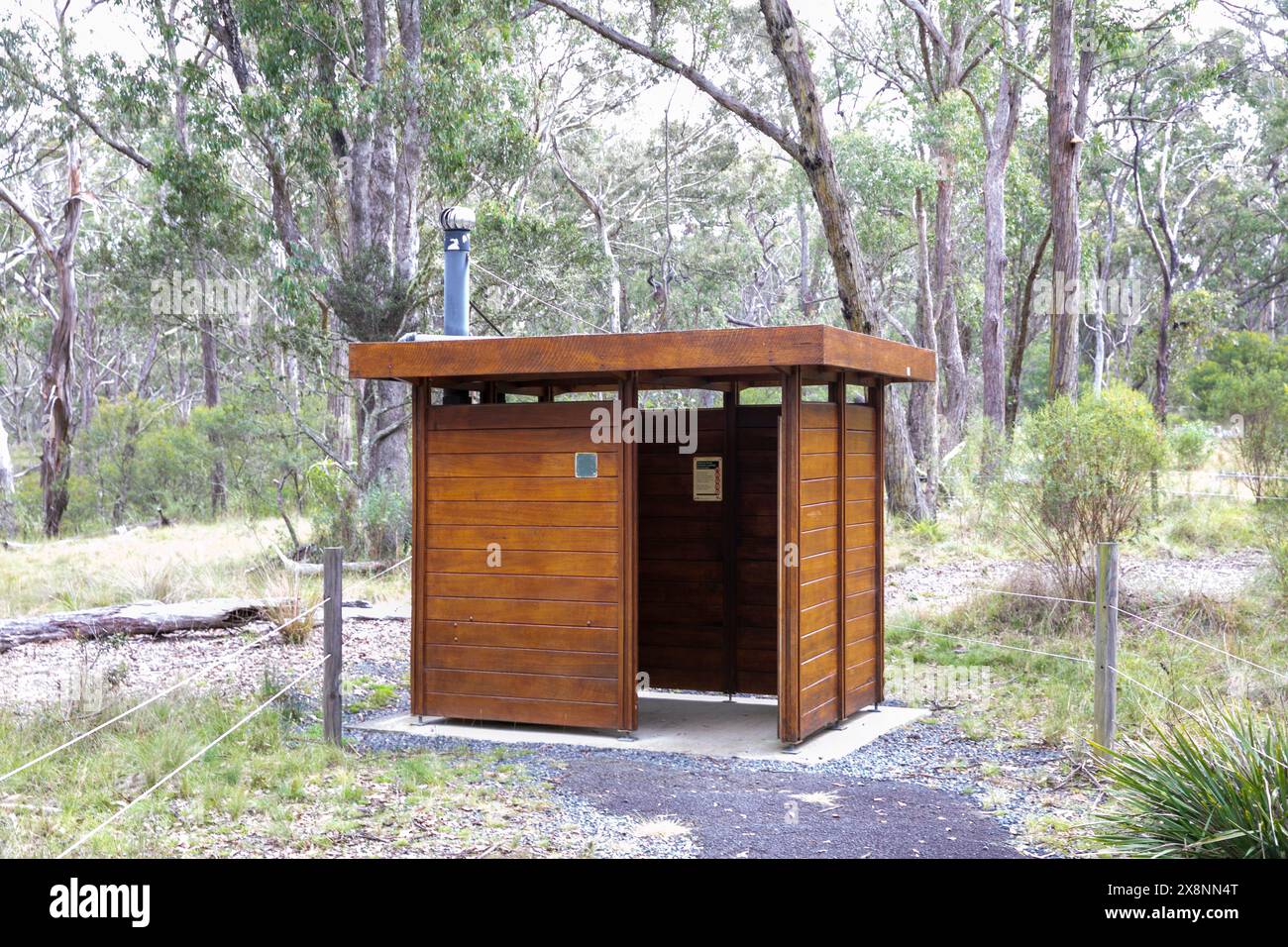 Oxley Wild Rivers National Park im Norden von New South Wales, öffentliche Toiletten im Nationalpark für Wanderer und Besucher, NSW, Australien Stockfoto