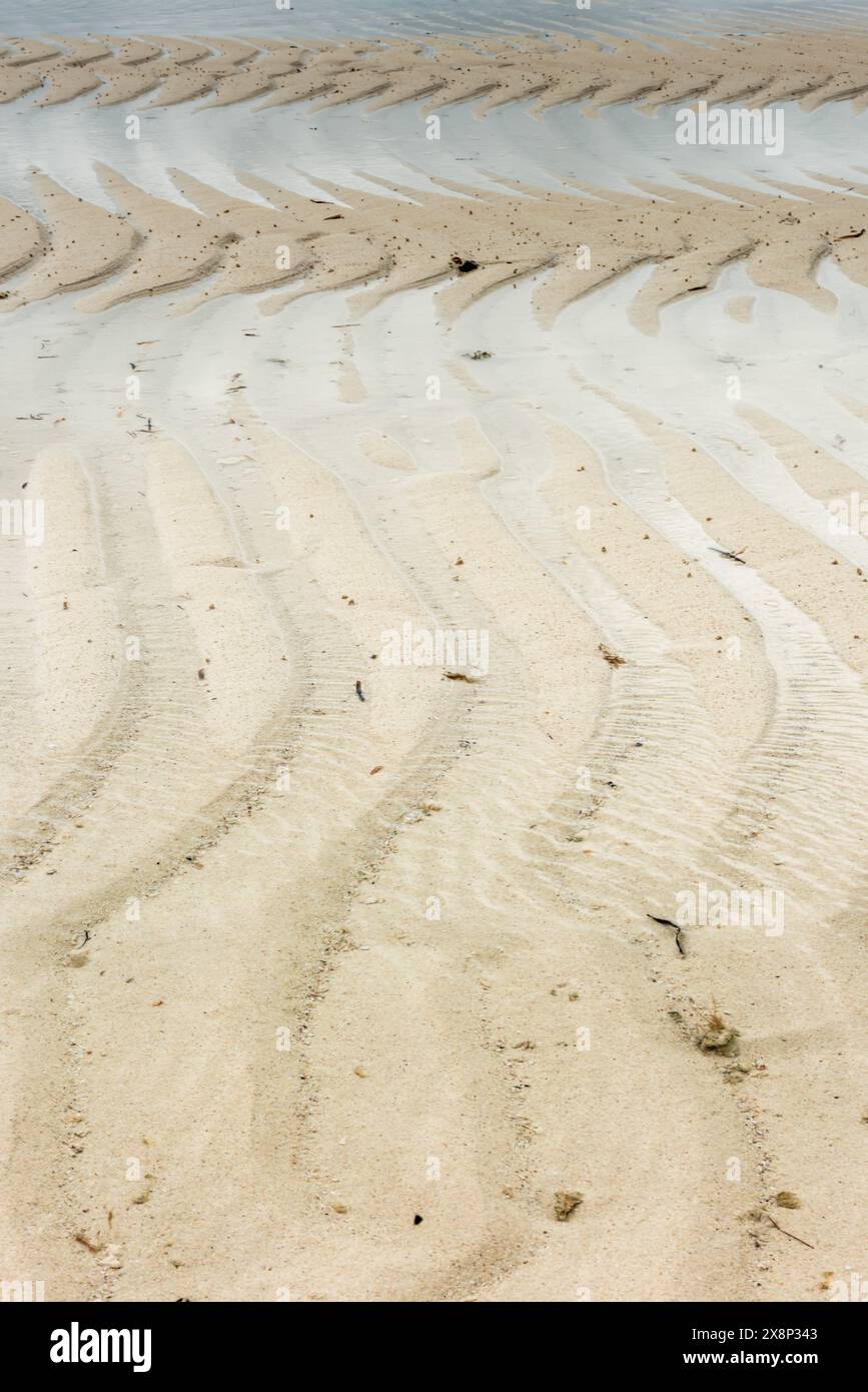 Atemberaubende Tahiti Beach Landschaft auf den Abaco Inseln. Wellen im Sand sind ein einzigartiges Merkmal dieses Strandes. Stockfoto