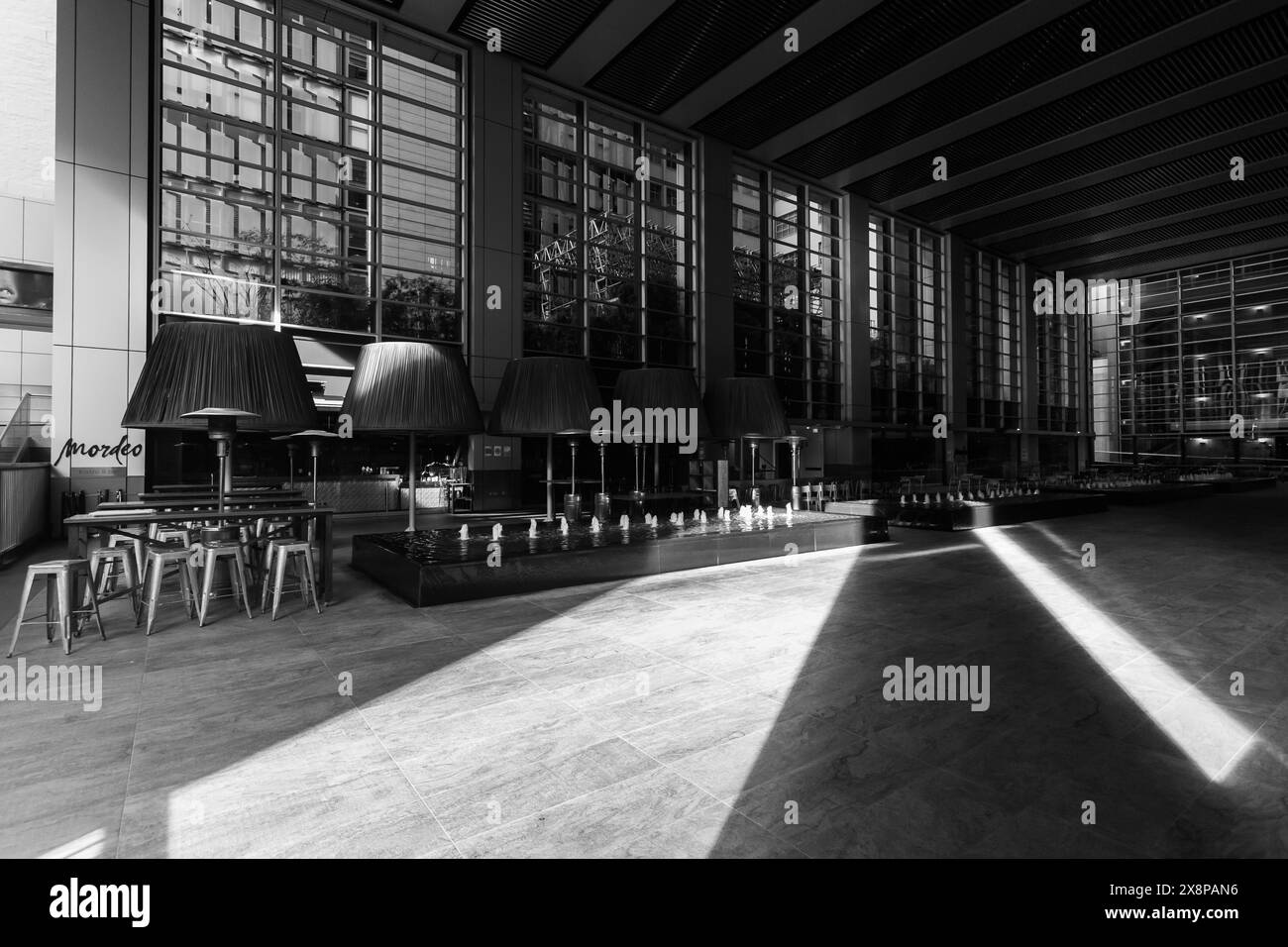 Sydney, Australien. Dienstag, 13. Juli 2021. Restaurants in der Phillip Street, Deutsche Bank Place, leer. Die Sperrbeschränkungen wurden verschärft und Ex Stockfoto