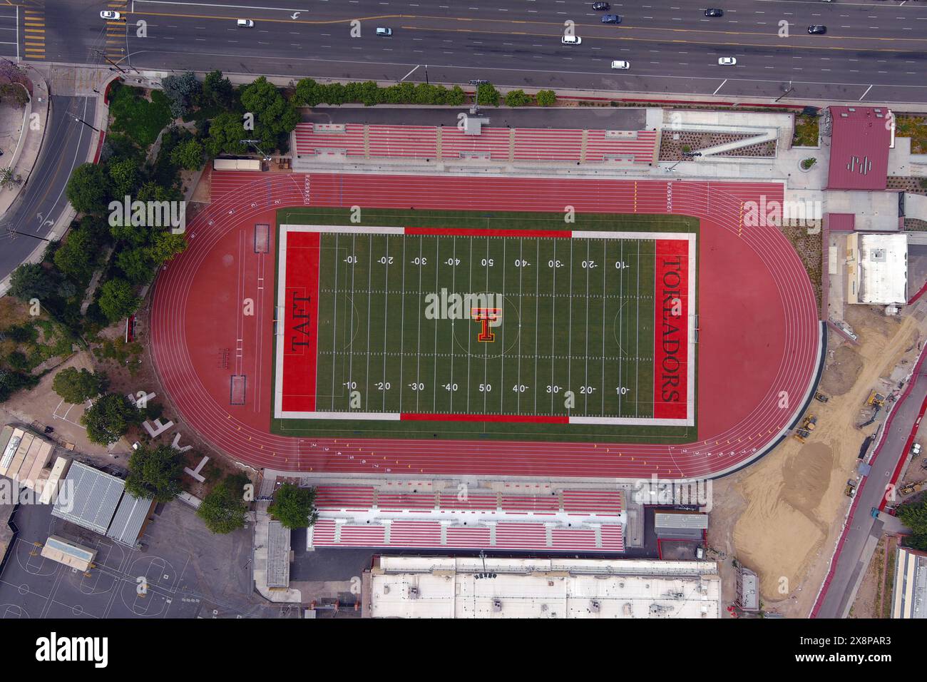 Eine allgemeine Gesamtansicht des Fußball- und Leichtathletikstadions an der Taft Charter High School, Sonntag, 26. Mai 2024, in Woodland Hills, Kalif. Stockfoto