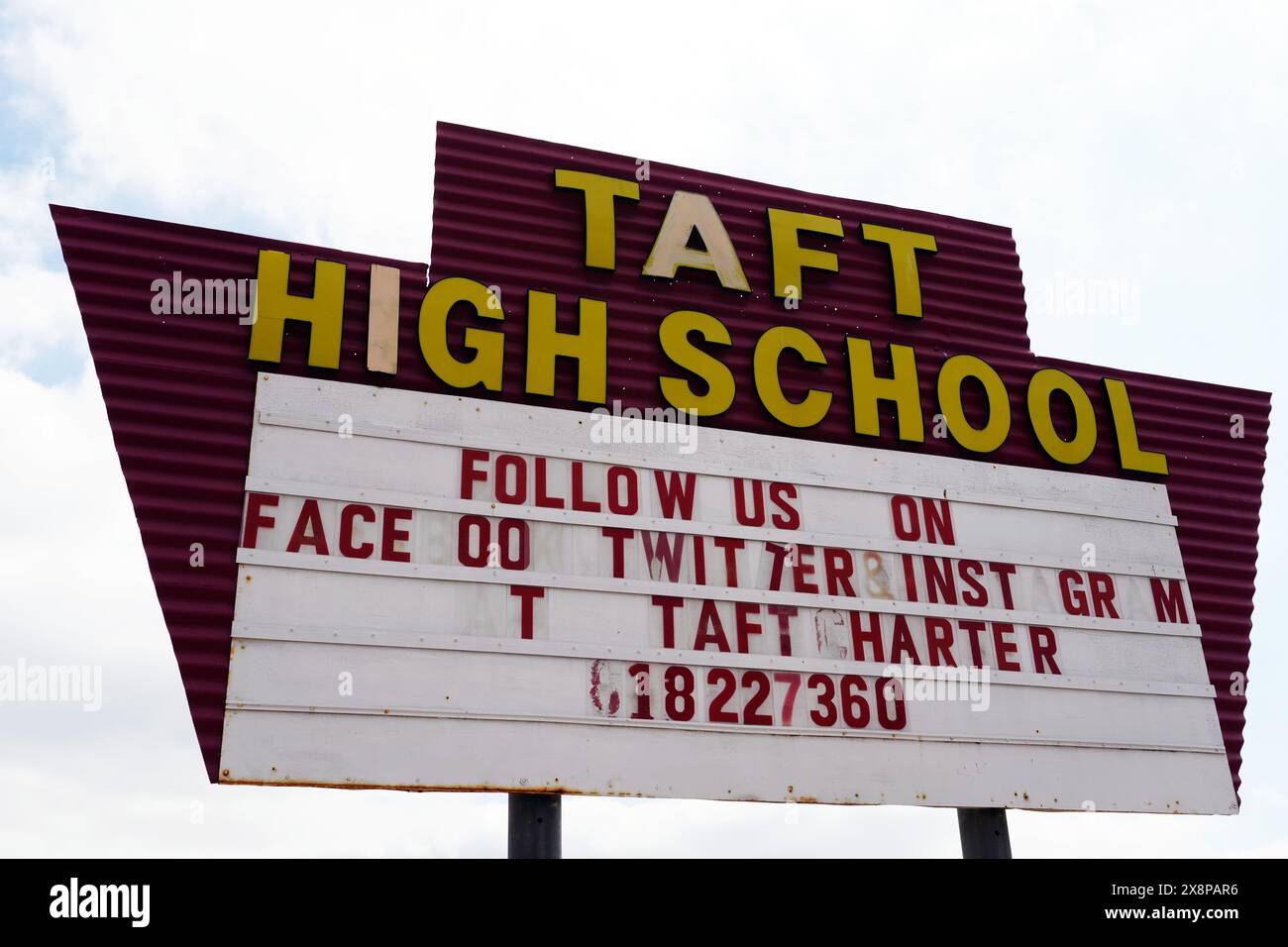 Das Taft Charter High School Zelt Schild, Sonntag, 26. Mai 2024, in Woodland Hills, Kalif. Stockfoto