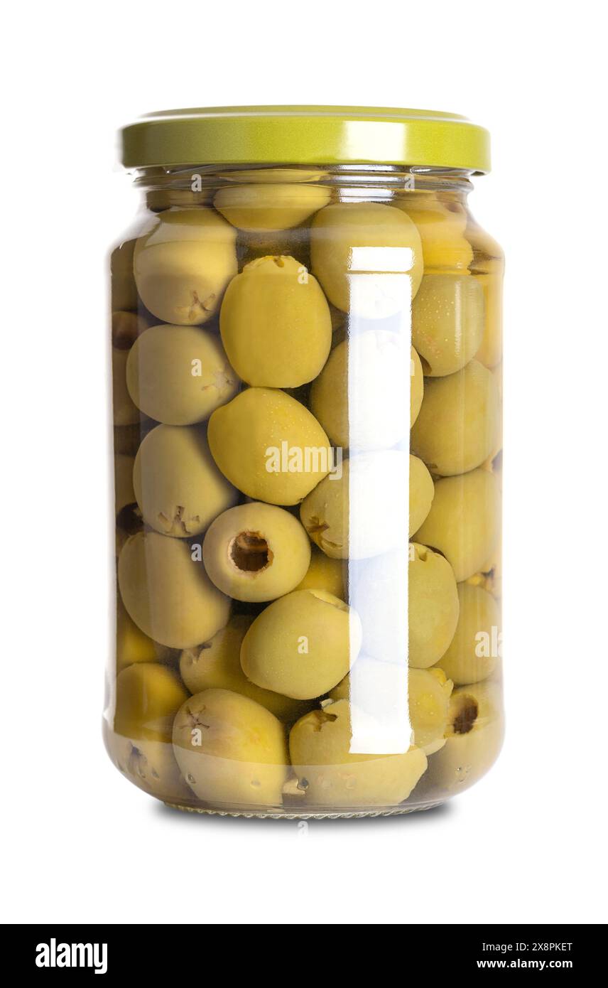 Grüne Oliven, eingelegt in einem Glasbecher mit Schraubverschluss. Verzehrfertig Hojiblanca, kleine spanische Tafeloliven, in Milchsäure und Salz konserviert. Stockfoto