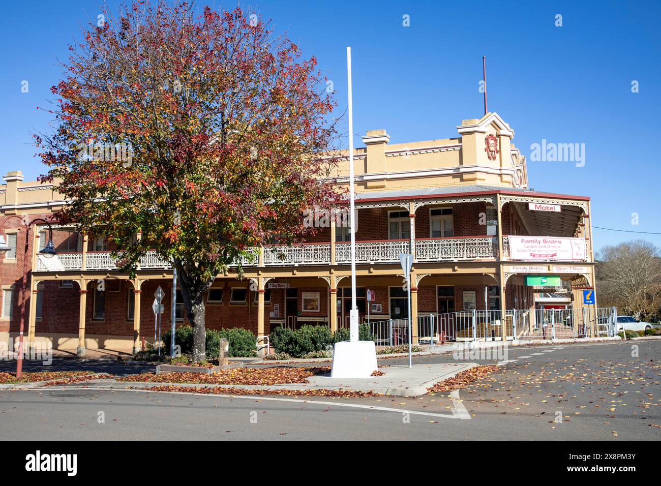 Das Heritage Hotel Dorrigo, Motelzimmer und Gastronomiebetrieb, Architektur und Kulturerbe der 1920er Jahre, Dorrigo Stadtzentrum, NSW, Australien Stockfoto