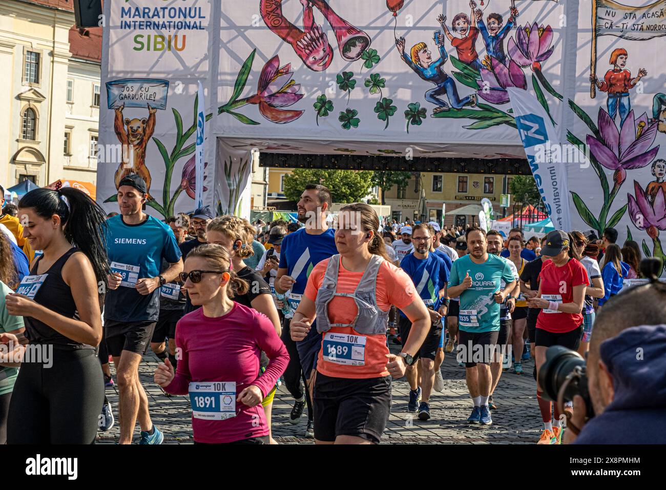 Sibiu City, Rumänien - 25. Mai 2024. Outdoor-Fitness beim International Marathon Sibiu, dem größten Wohltätigkeitsmarathon des Landes Stockfoto