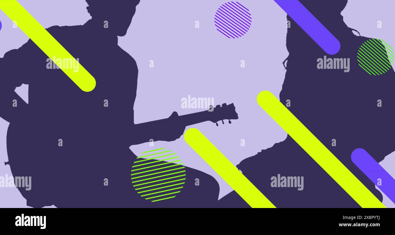Bild von farbenfrohen Formen, die sich über die Silhouette eines Mannes und einer Frau bewegen, die Gitarre und Trommel spielen. Kunst-, Musik- und Abstraktionskonzept, digital generierte ima Stockfoto