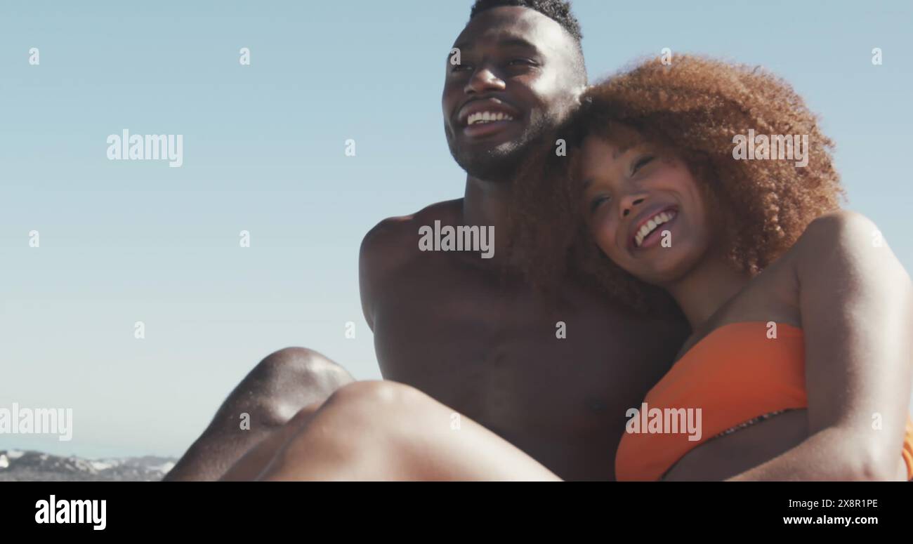 Eine Gruppe afroamerikanischer Freunde genießt einen sonnigen Tag im Freien Stockfoto